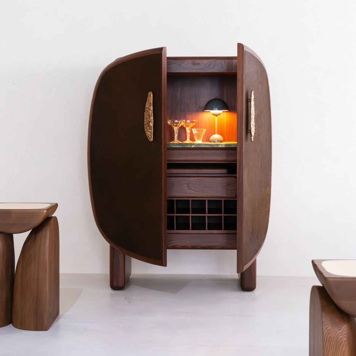 Beatha Cabinet