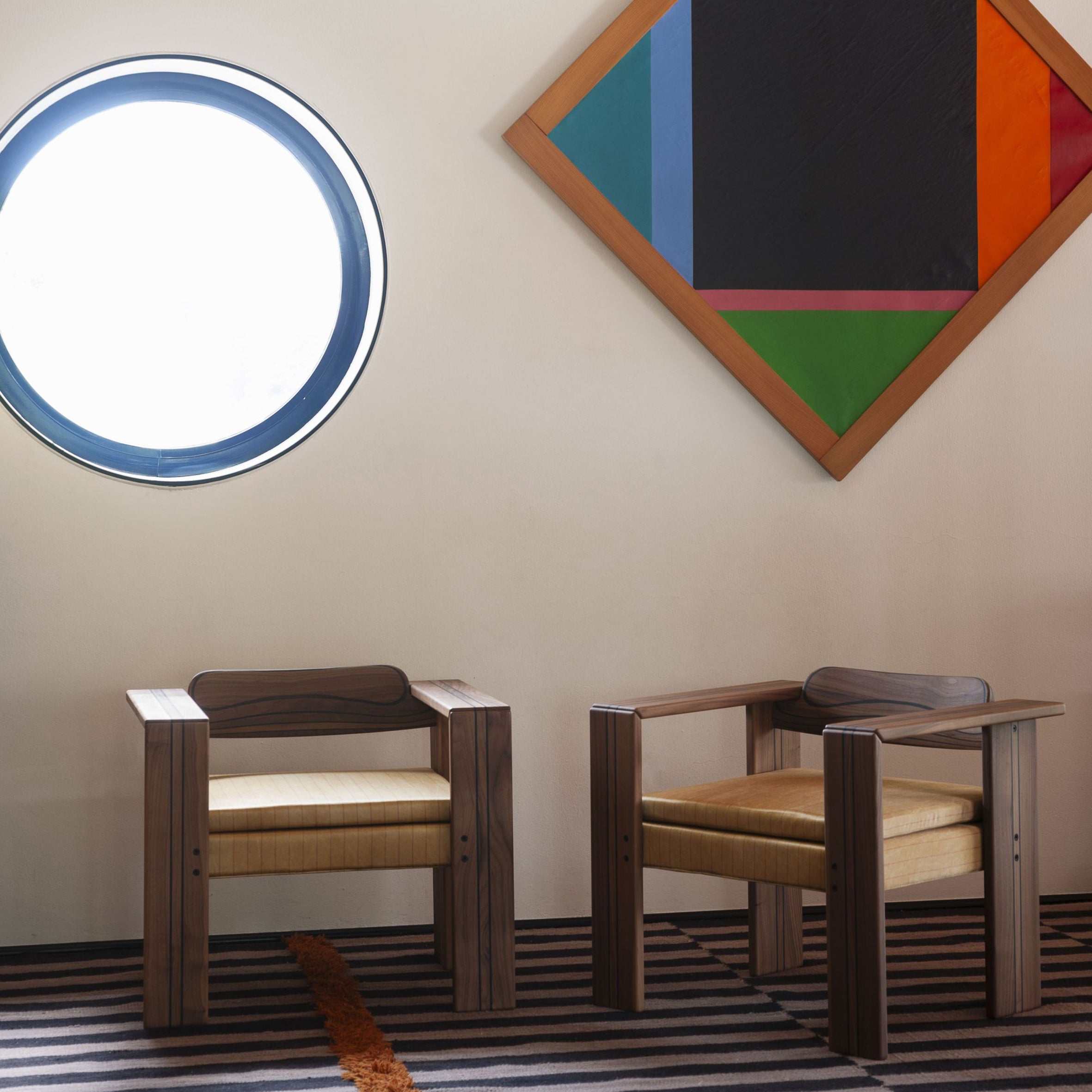 Artona Armchair