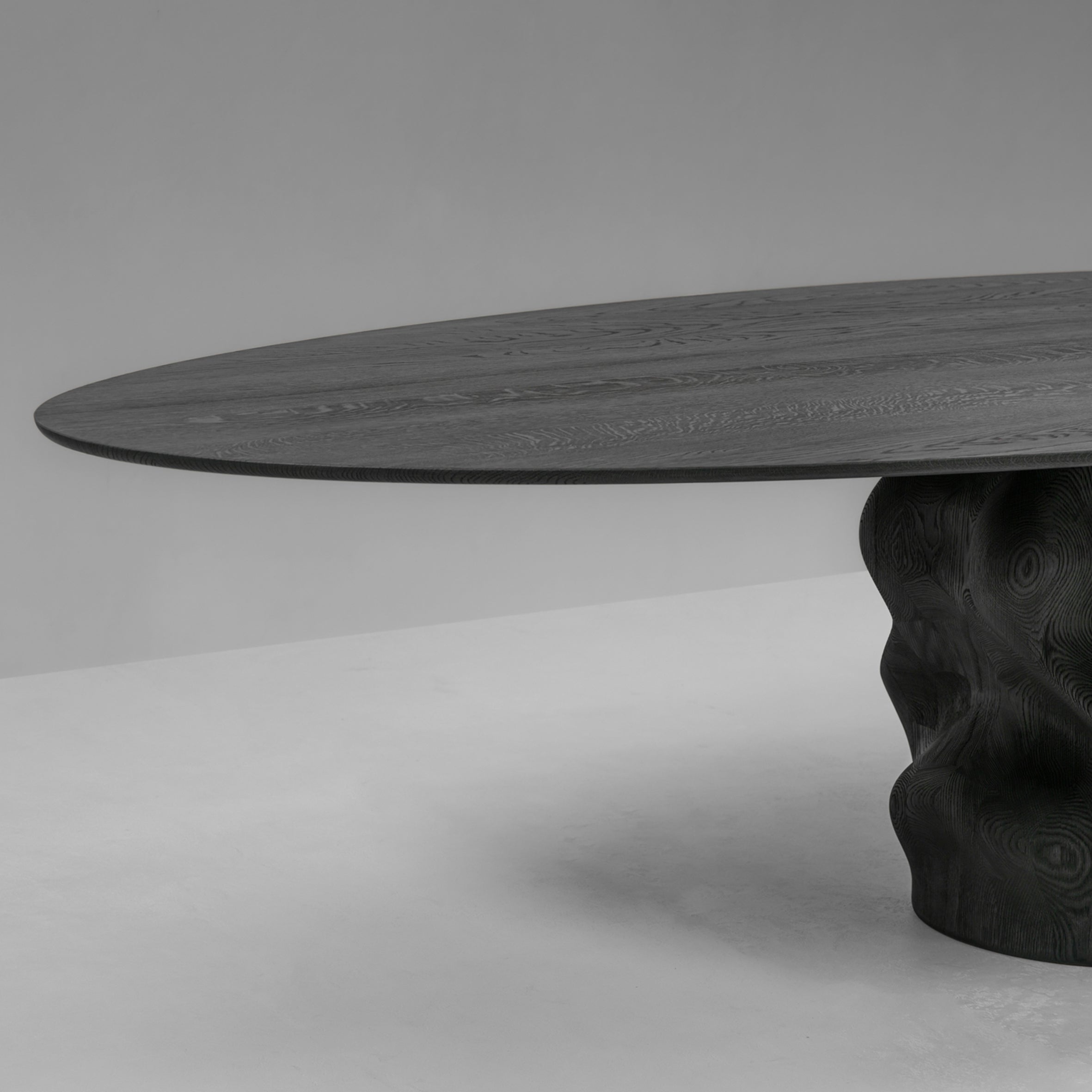 Datsu Oval Dining Table