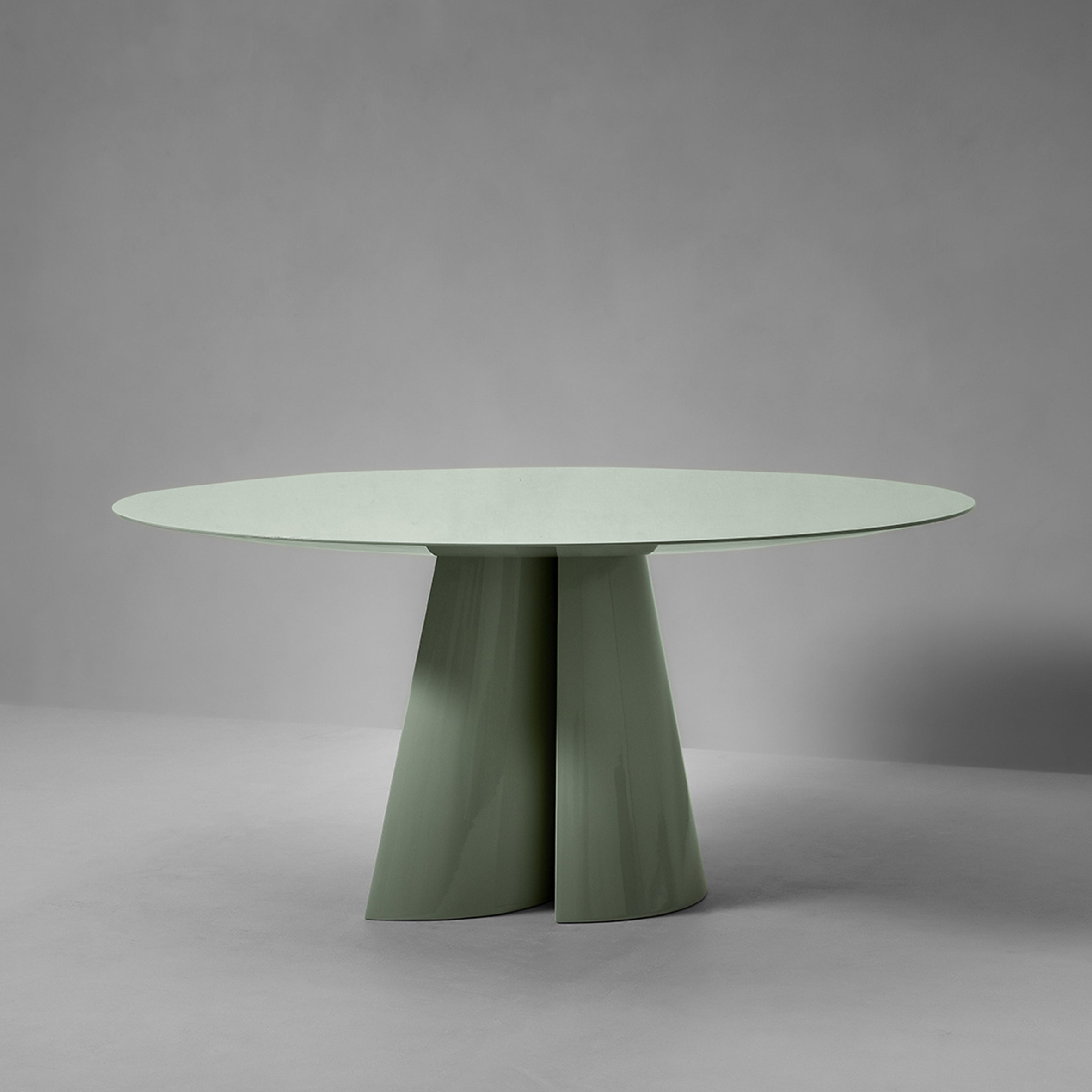 GOT Round Dining Table