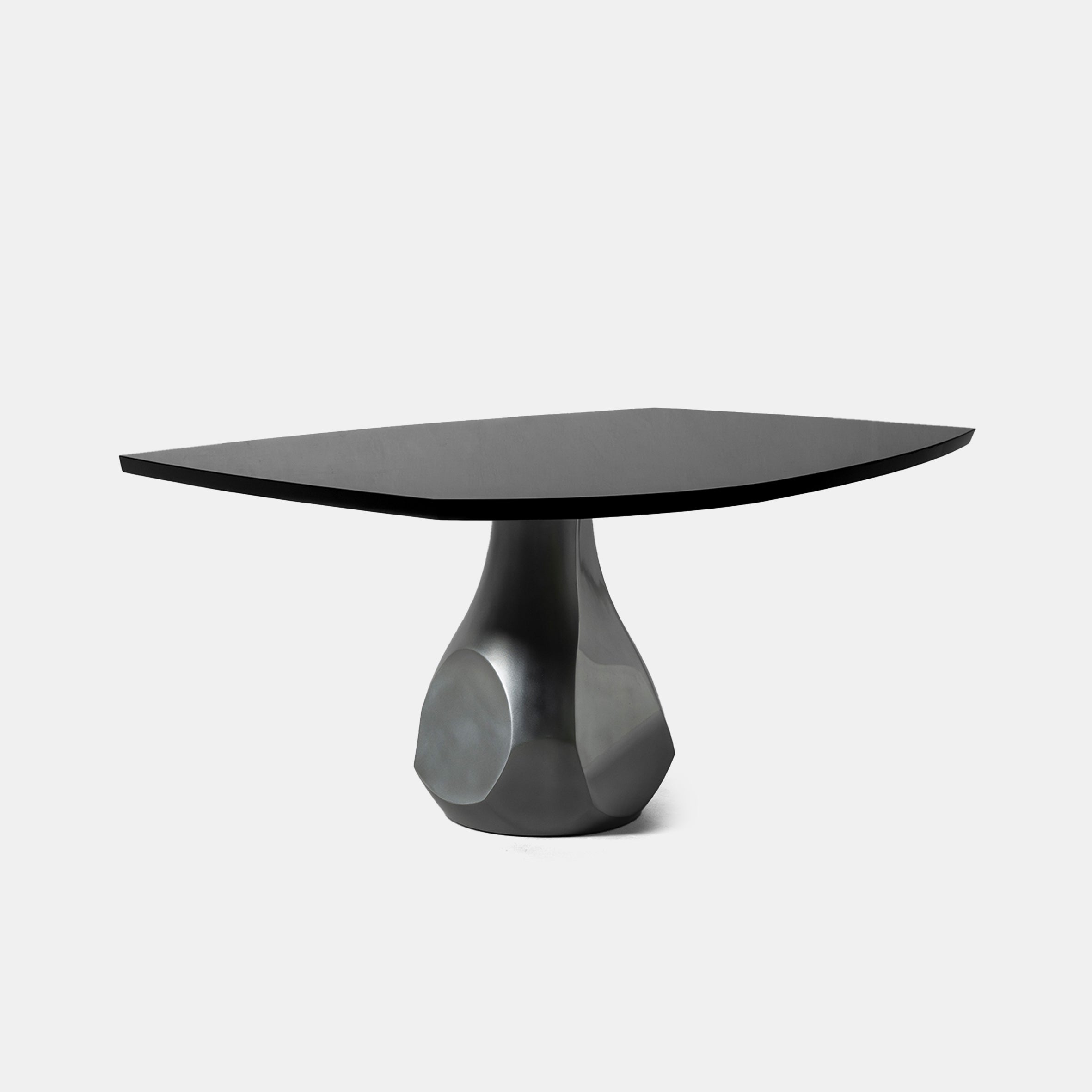 Pukalu Dining Table