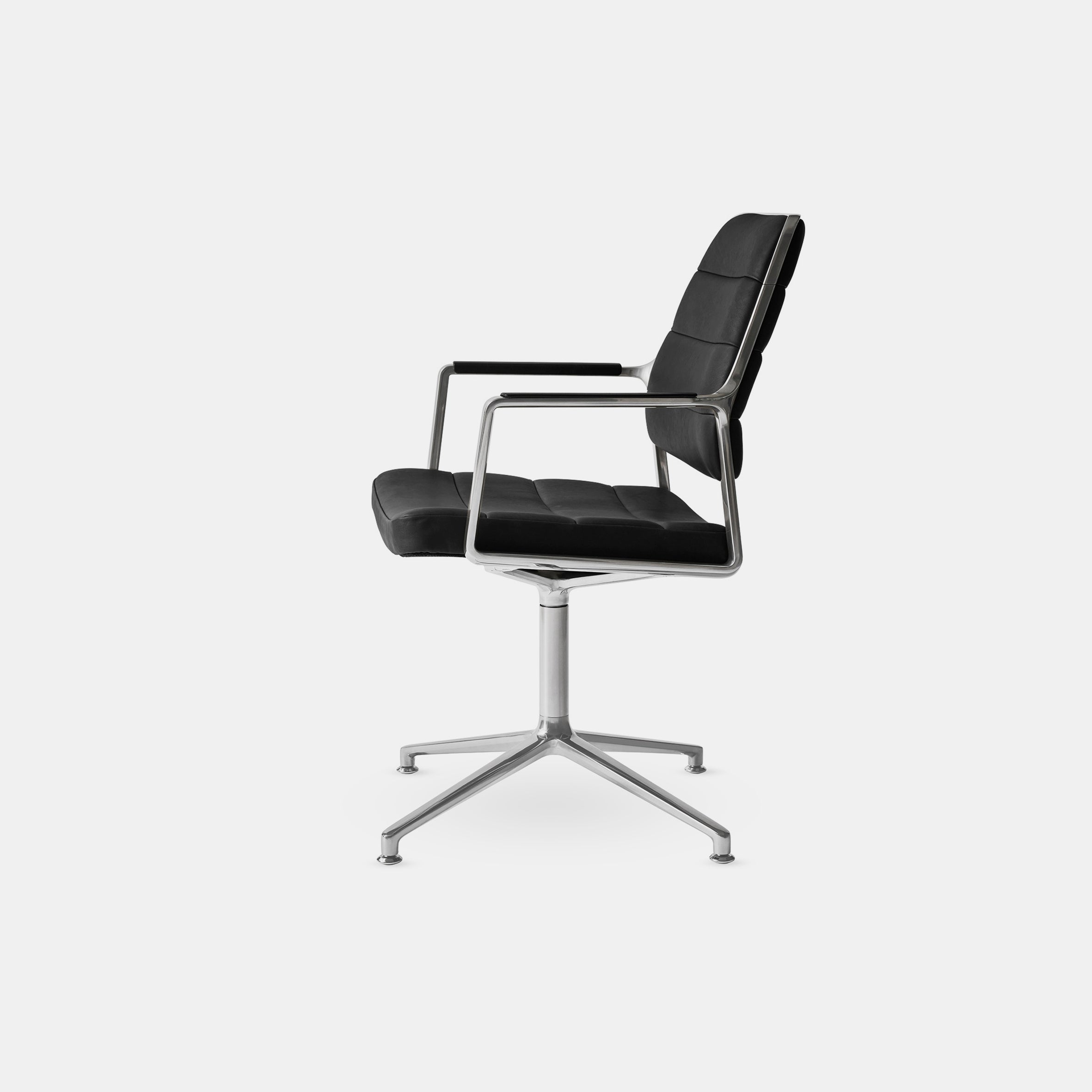Vipp455 Swivel Chair
