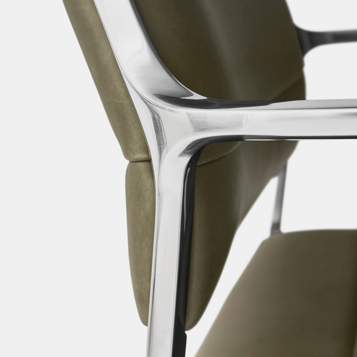 Vipp455 Swivel Chair