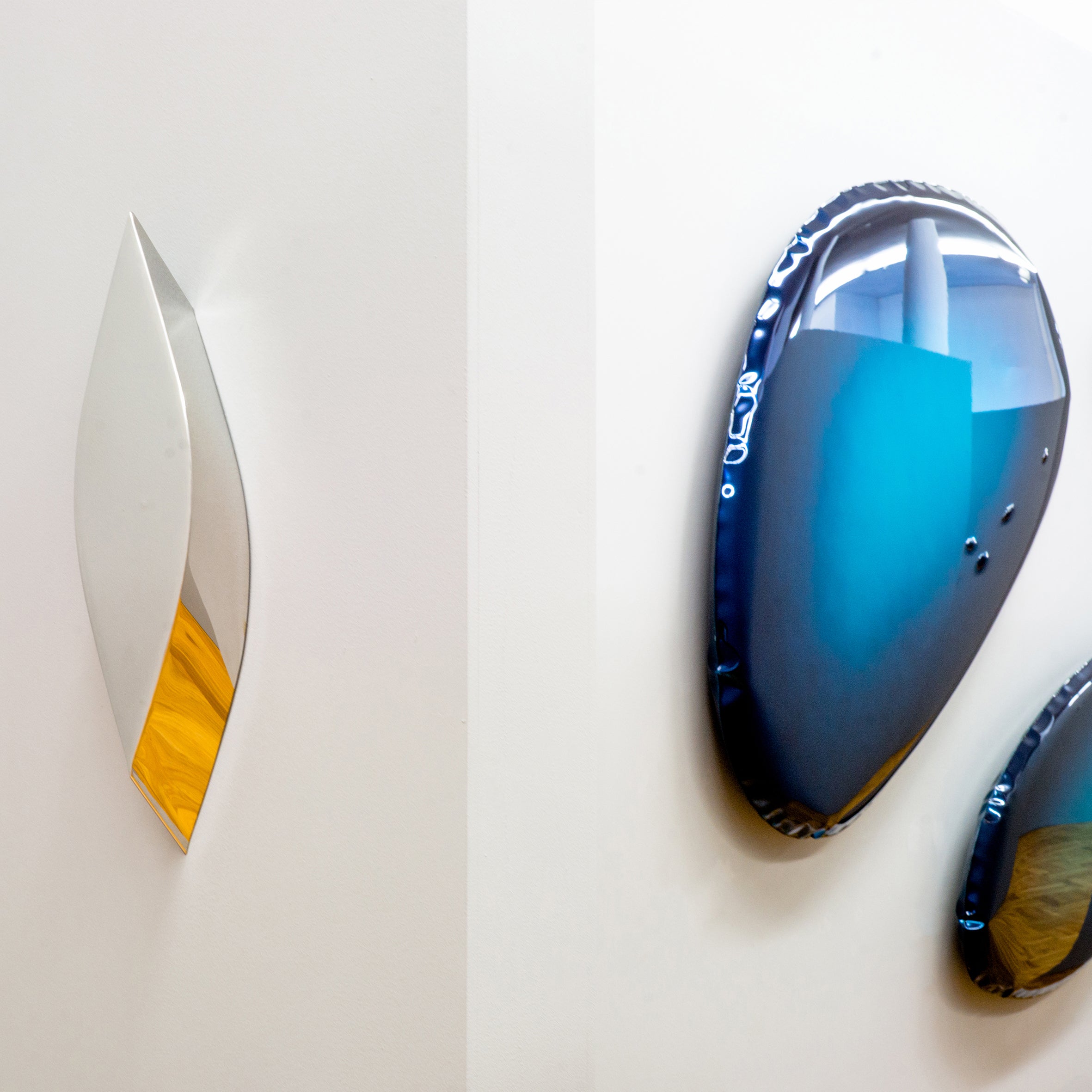 Lezka Mirror