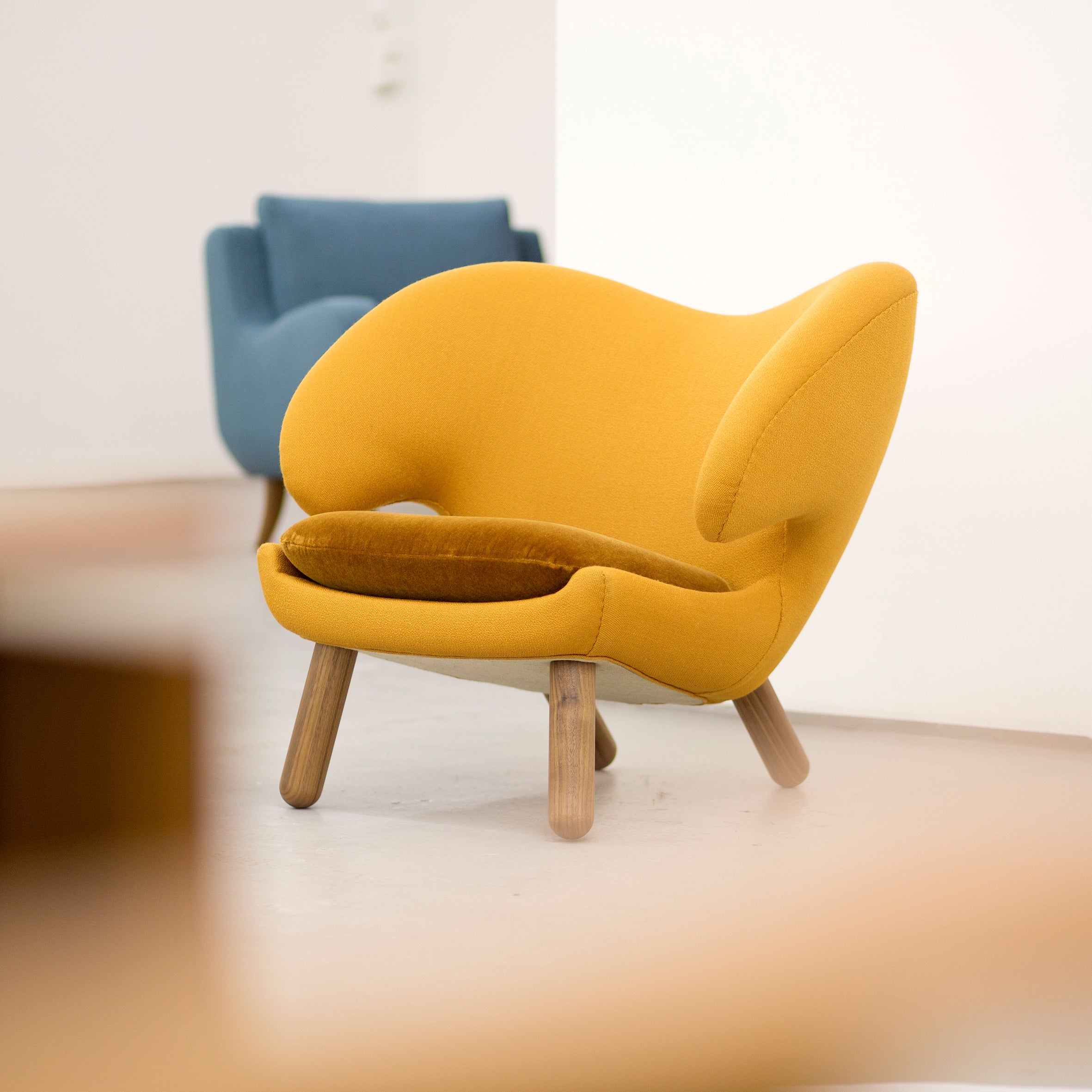 Pelican Lounge Chair