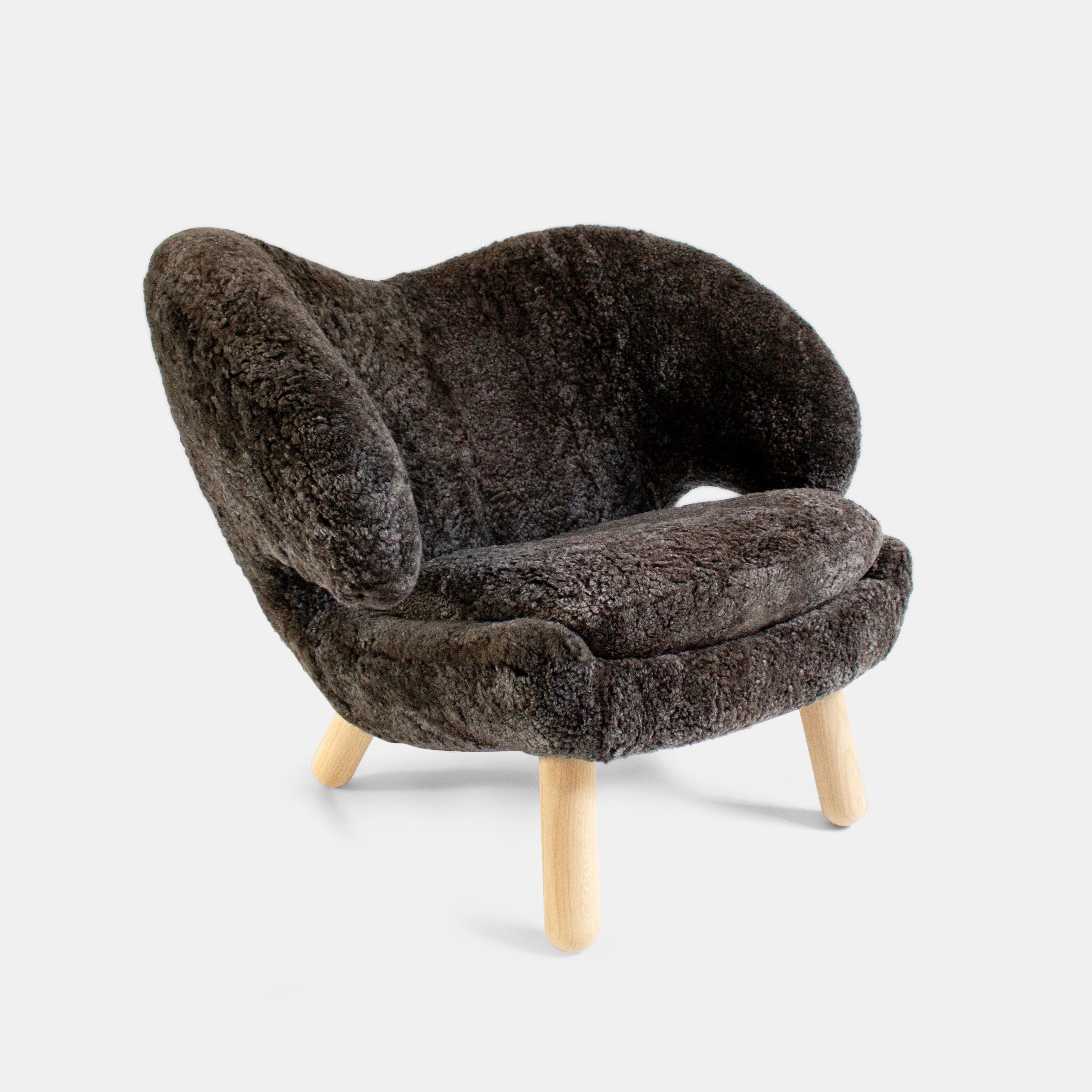 Pelican Lounge Chair - Sheepskin