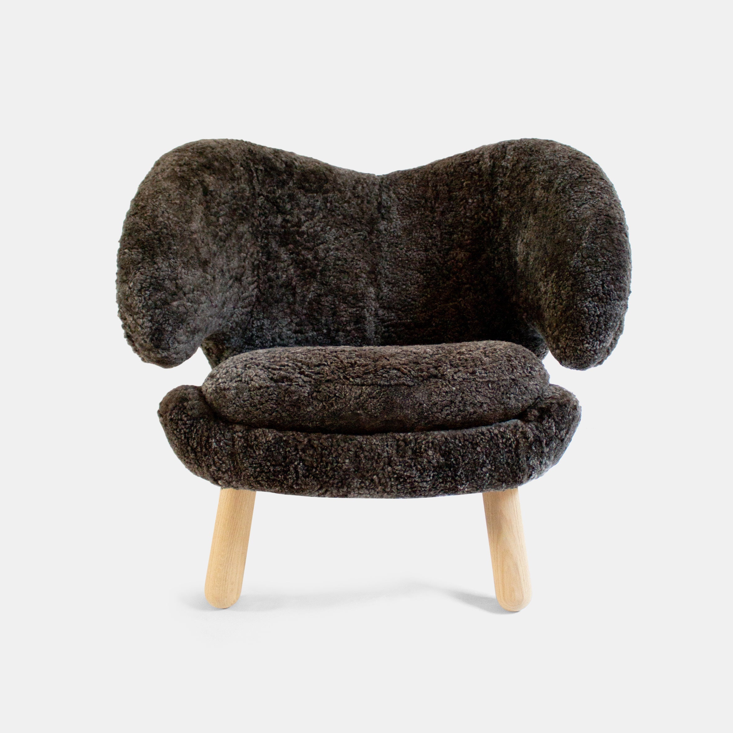 Pelican Lounge Chair - Sheepskin