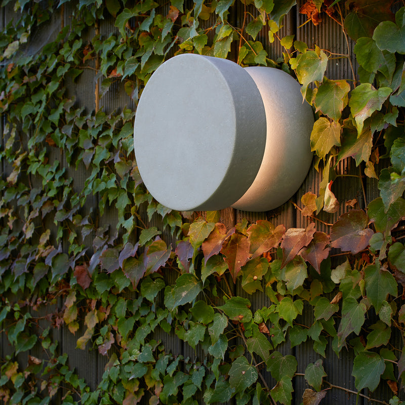 Nui Outdoor Wall Lamp