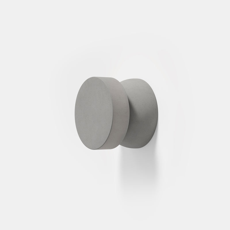 Nui Outdoor Wall Lamp