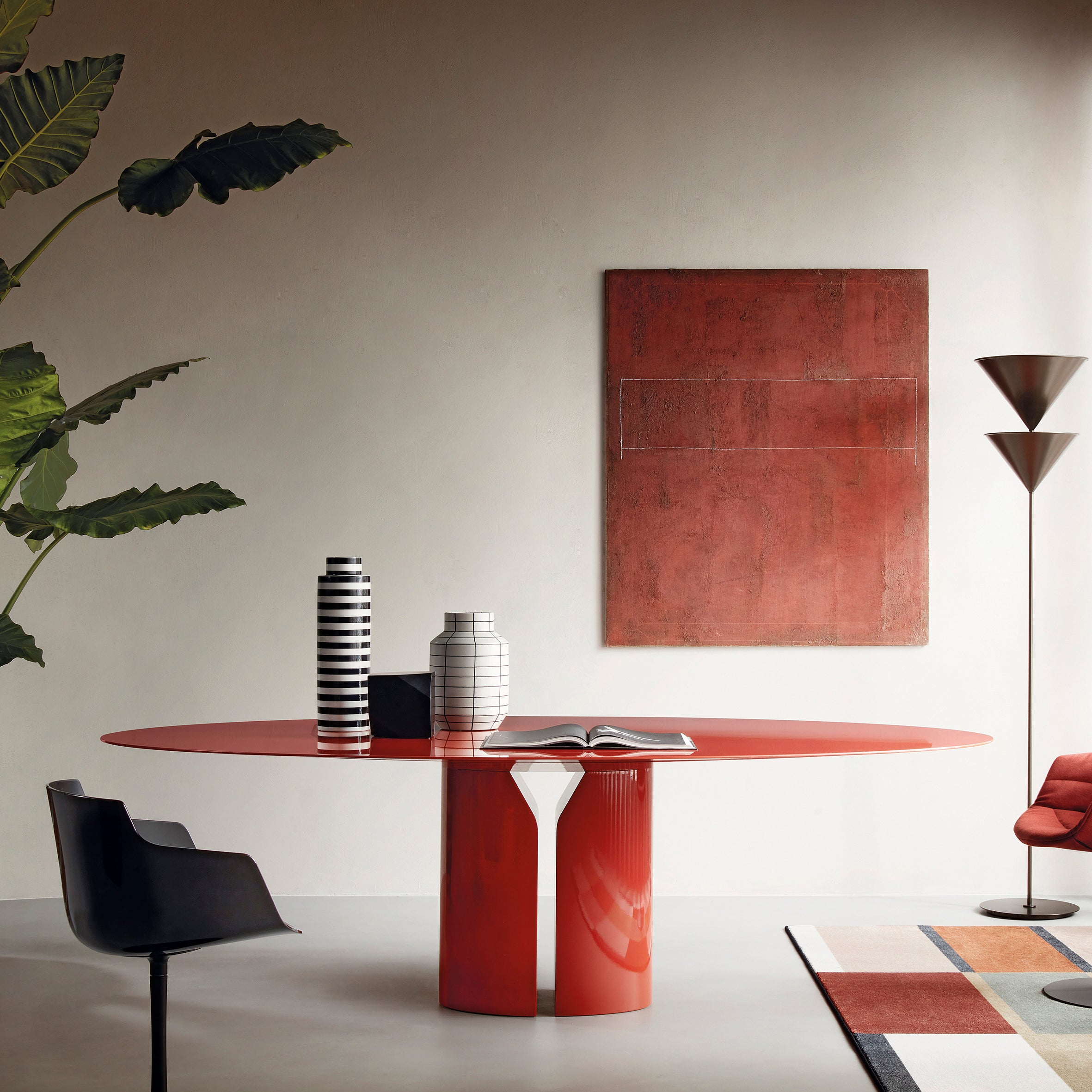 NVL Round Dining Table