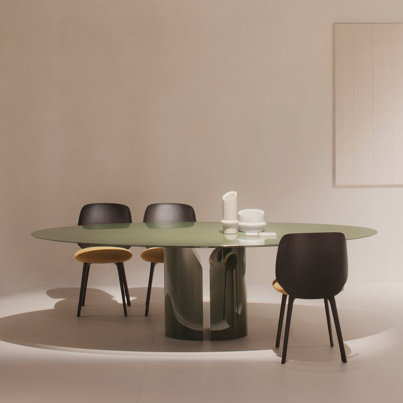 NVL Oval Dining Table