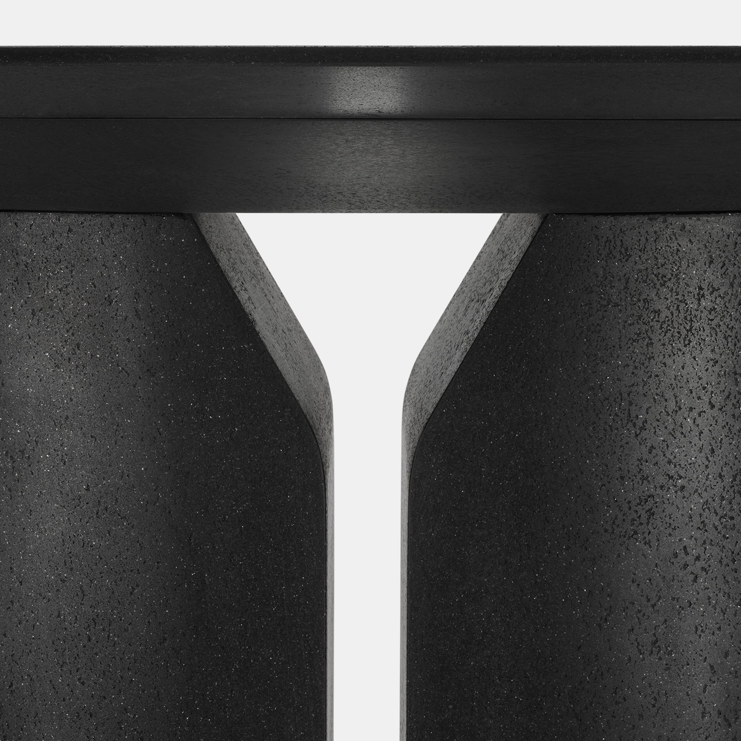 NVL Round Dining Table