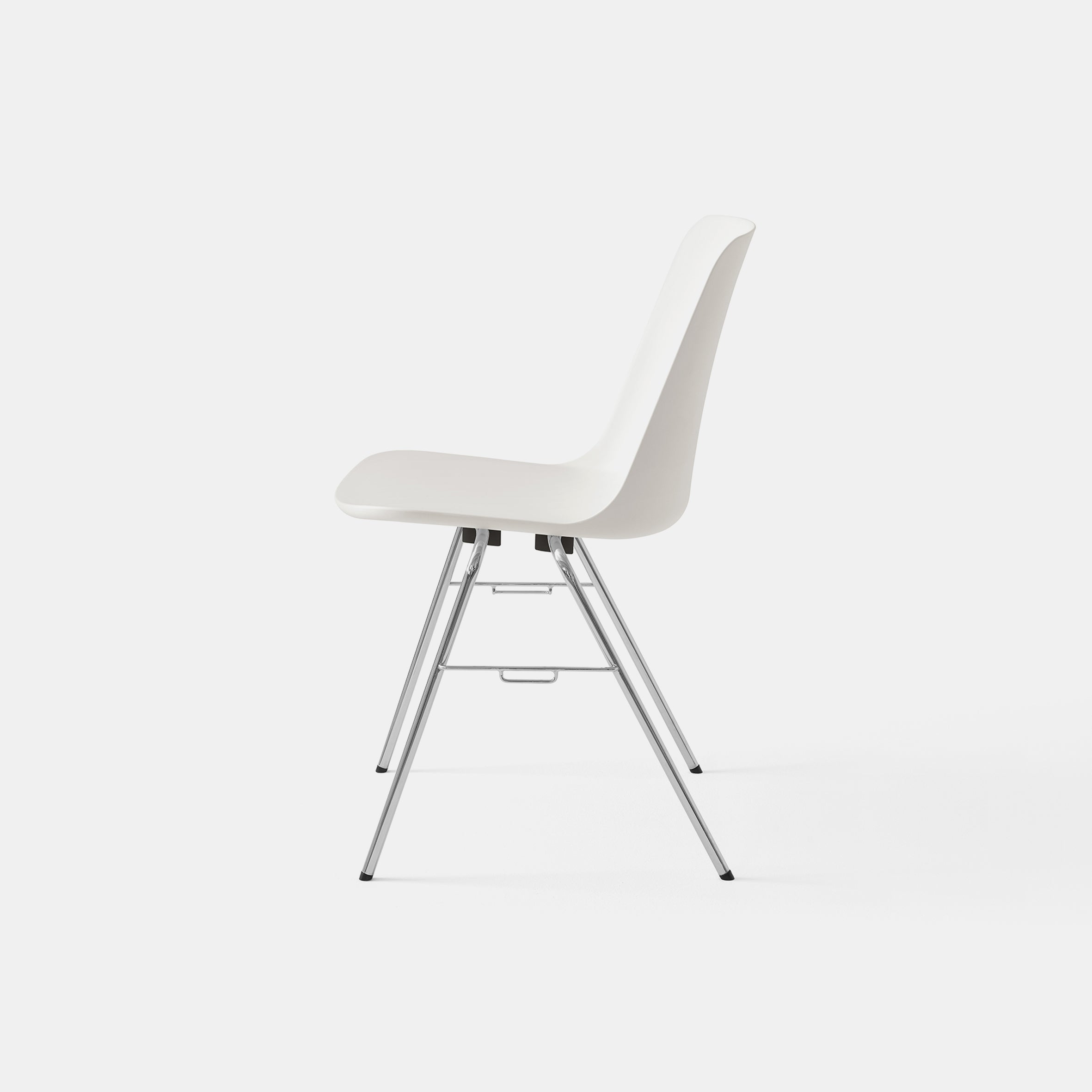 Rely Stackable Chair HW26-HW27