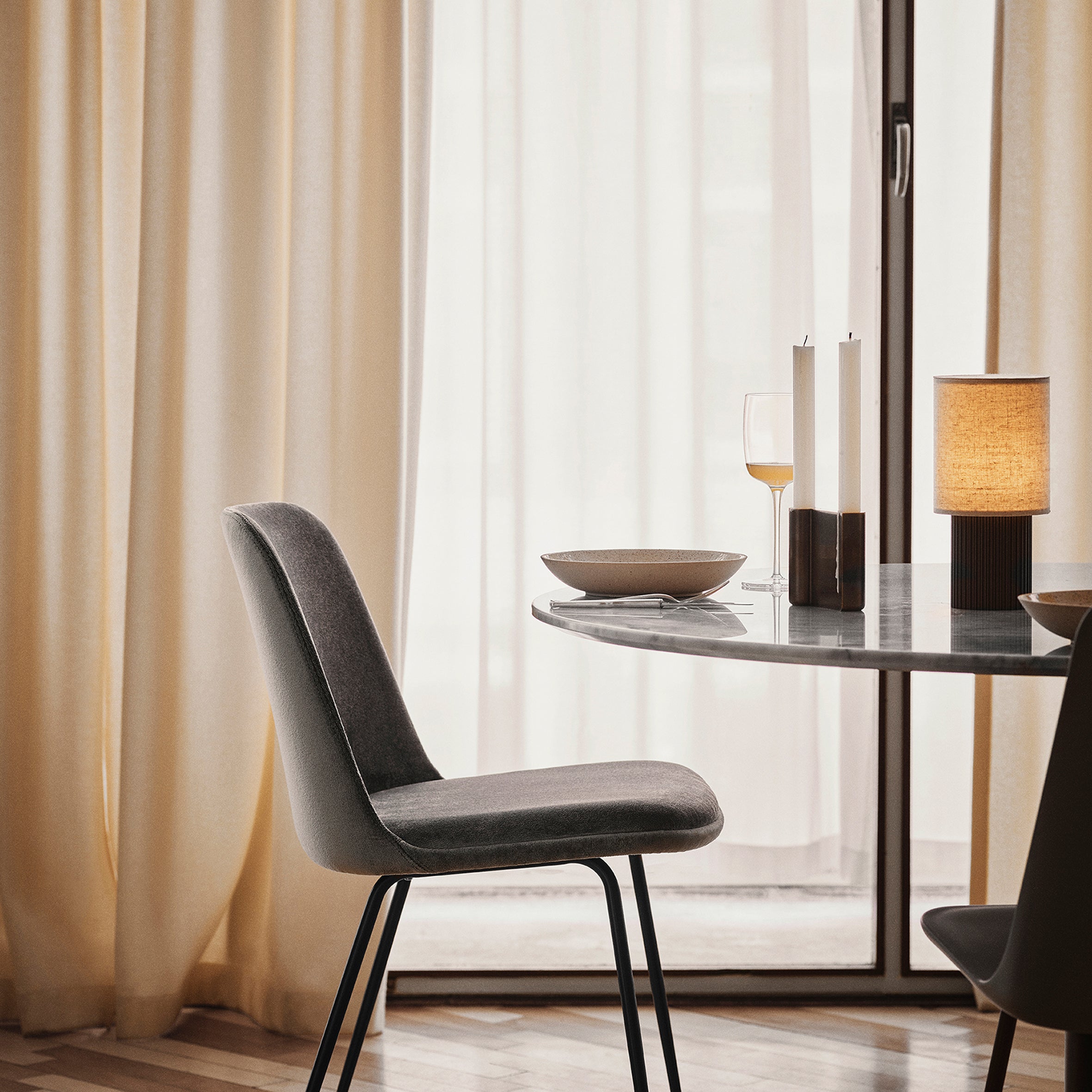 Rely Upholstered Chair w/Seat Cushion HW9