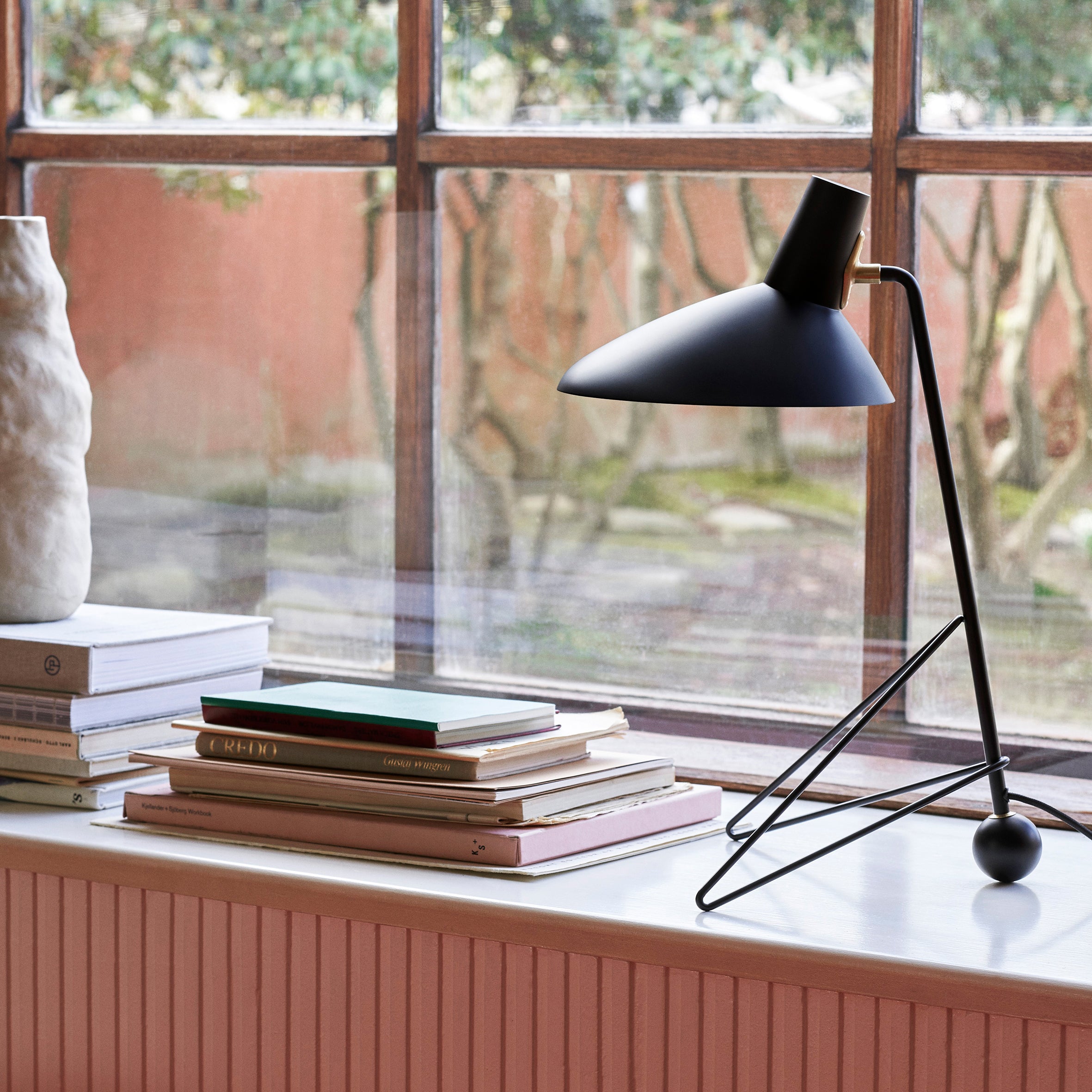 Tripod Table Lamp HM9
