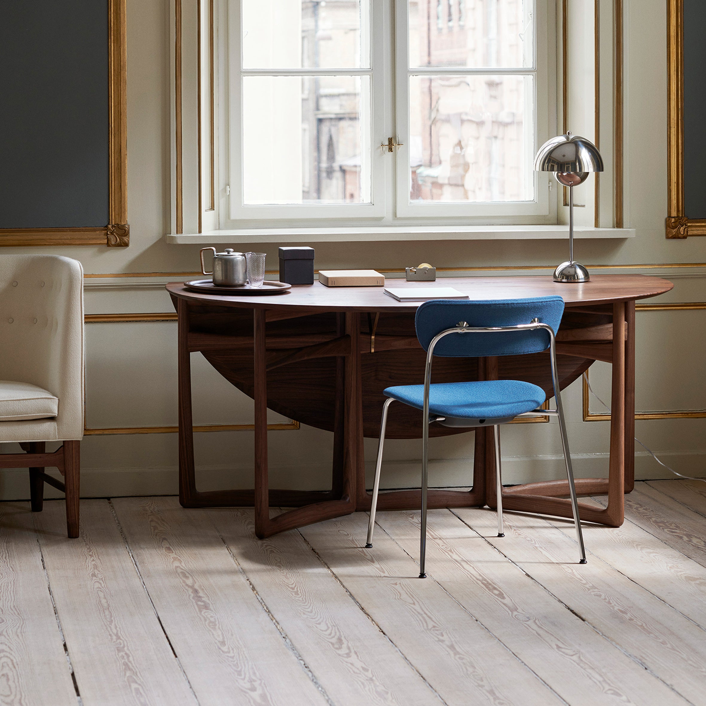 Pavilion Chair AV12