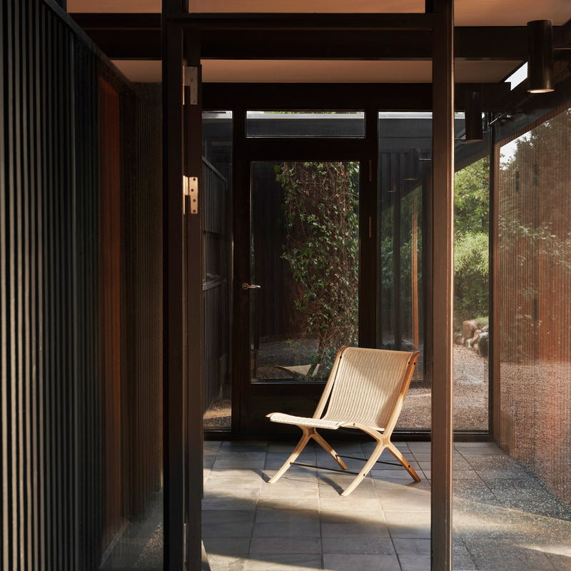 X Lounge Chair HM10