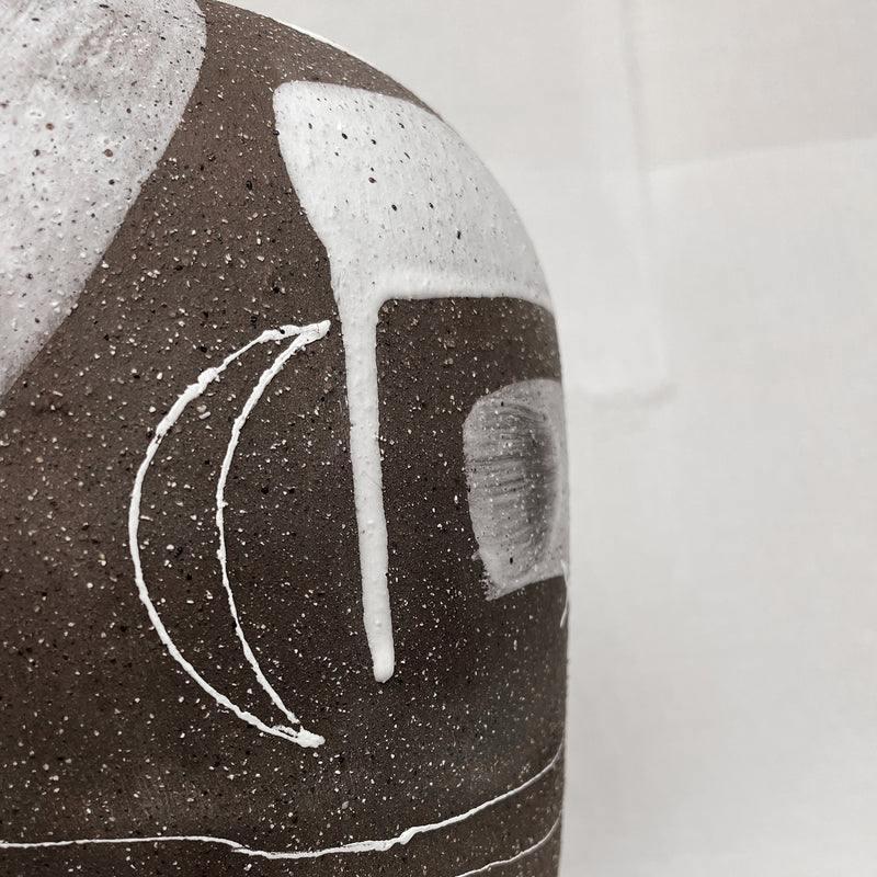 White Lava Vase - Onde