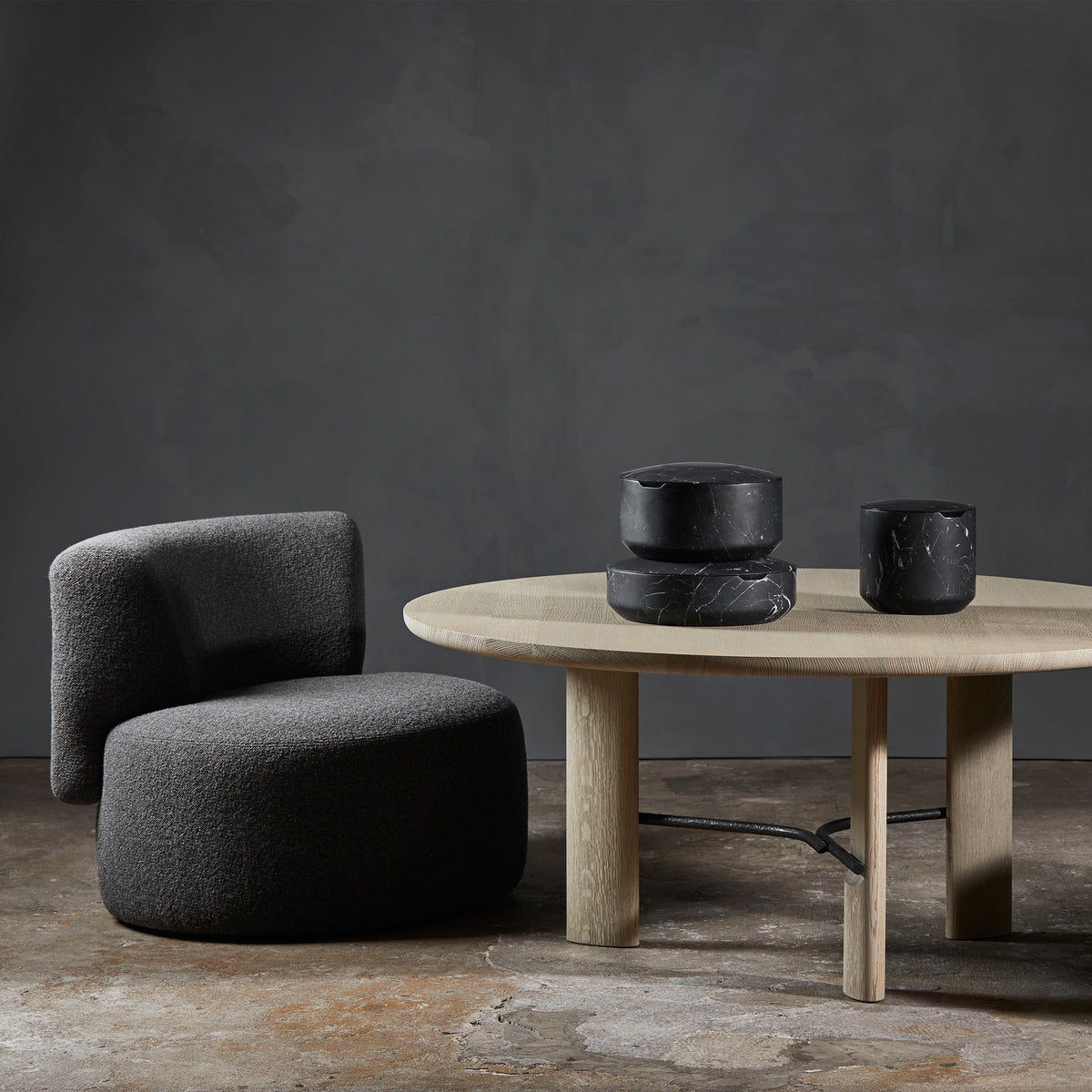 HUB Round Table | Collection Particulière | Monologuelondon.com