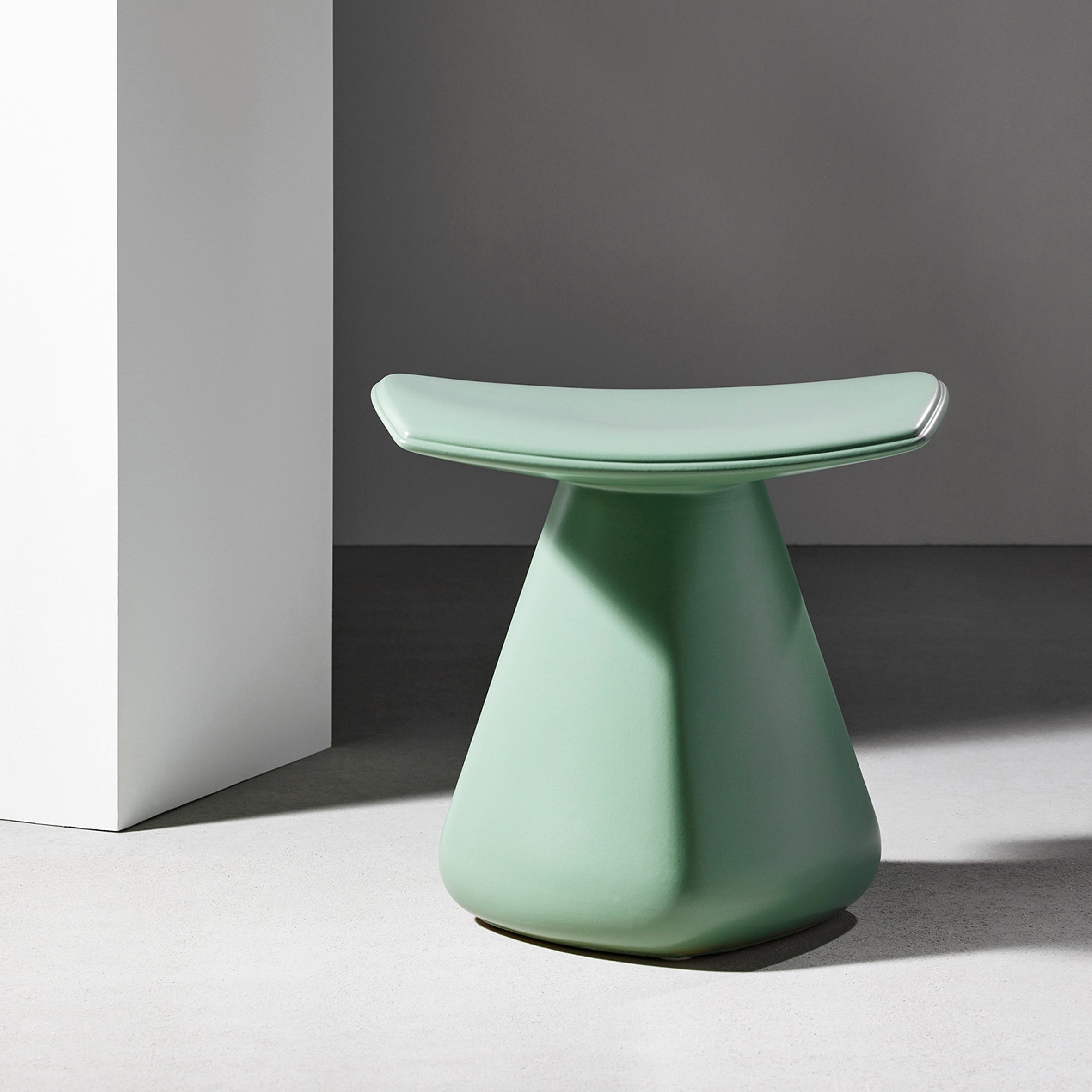 DAM Stool - Ceramic