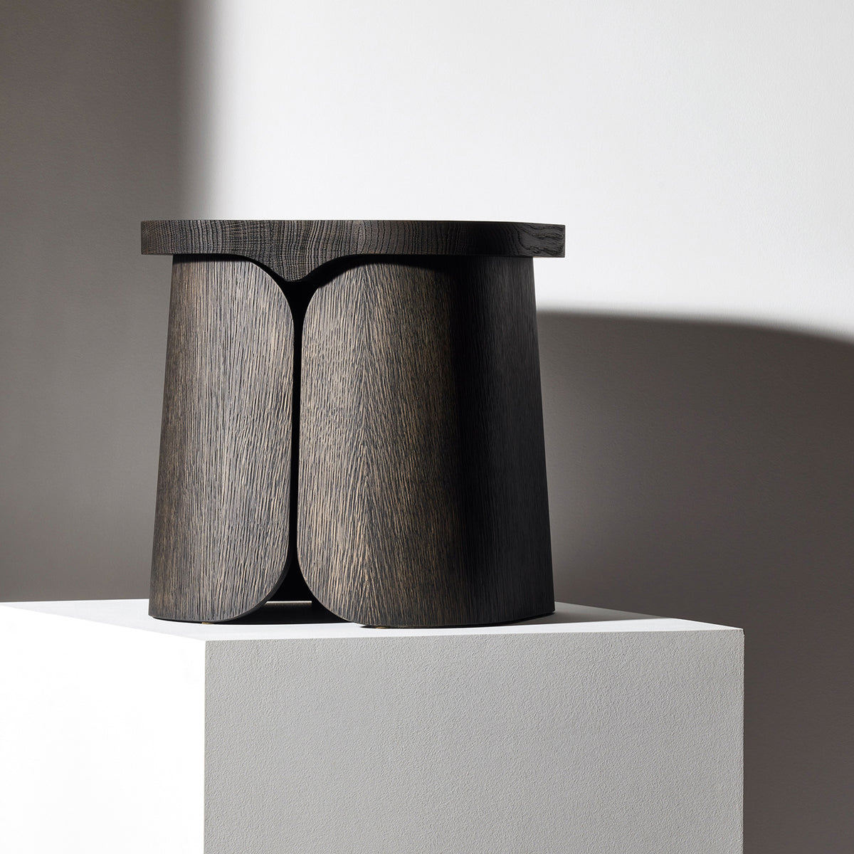 MIO Side Table | Collection Particulière | Monologuelondon.com