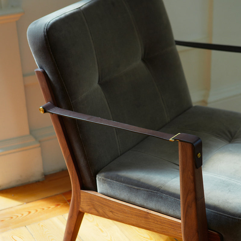 Capo Lounge Chair w/Armrests - Monologue London