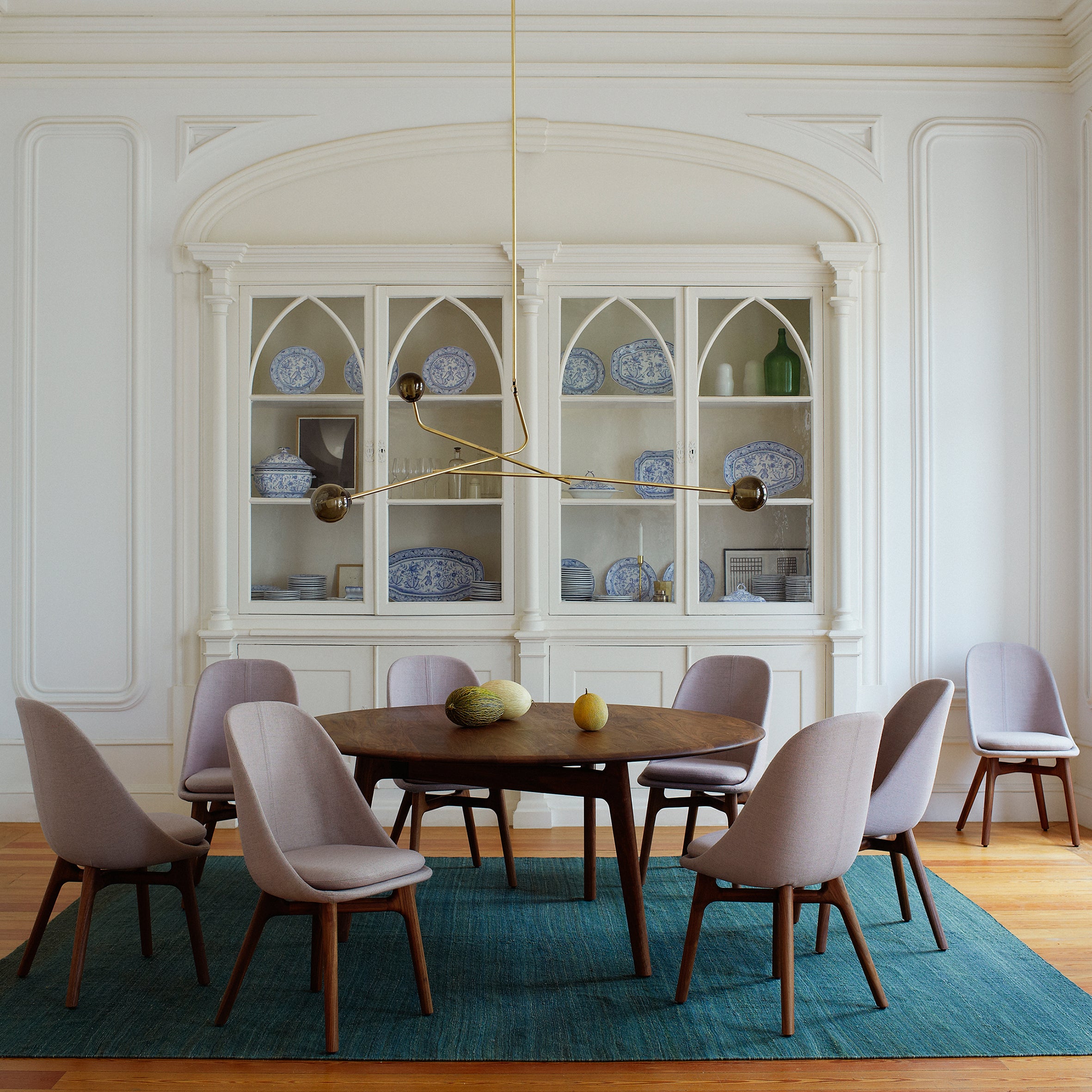 Solo Round Dining Table