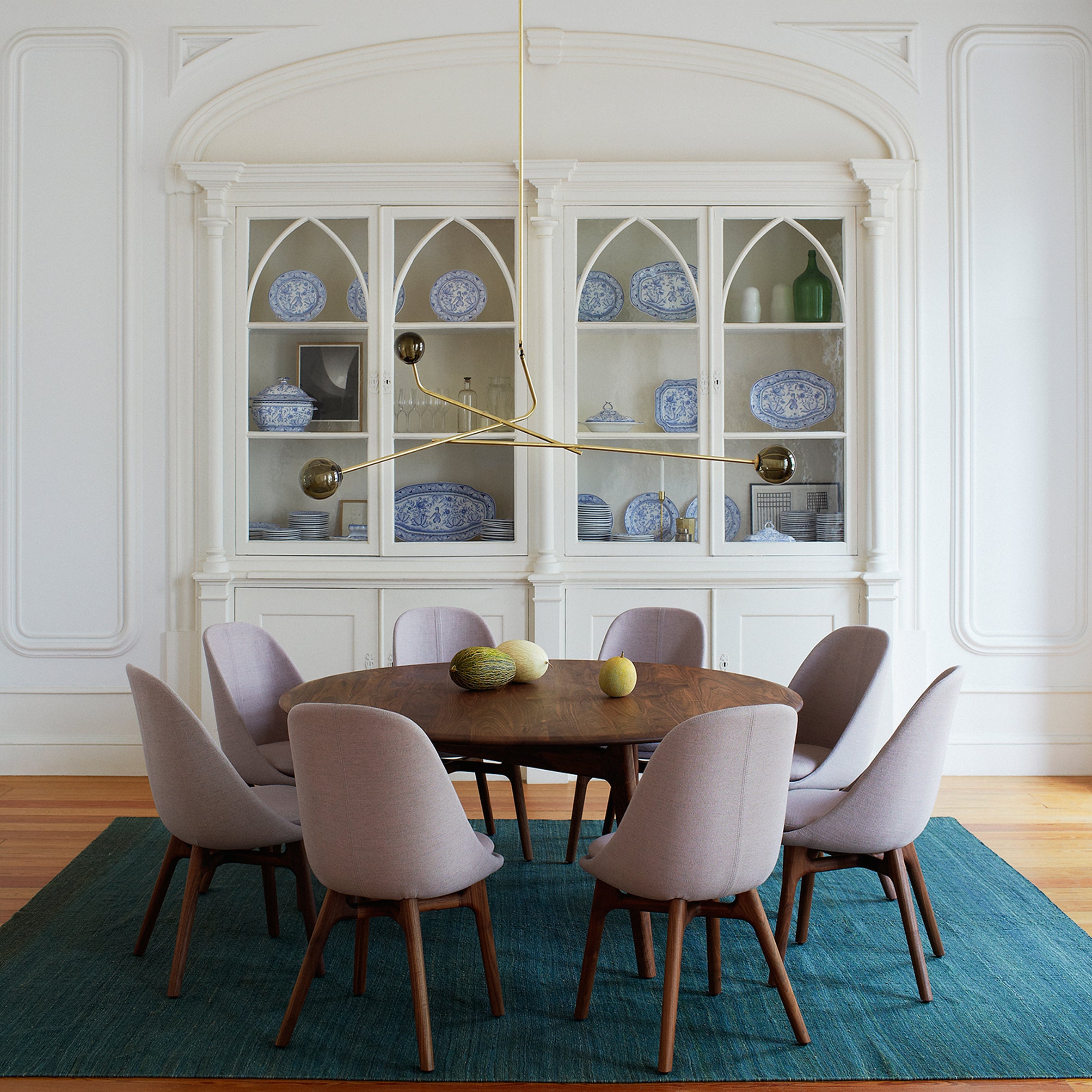 Solo Round Dining Table