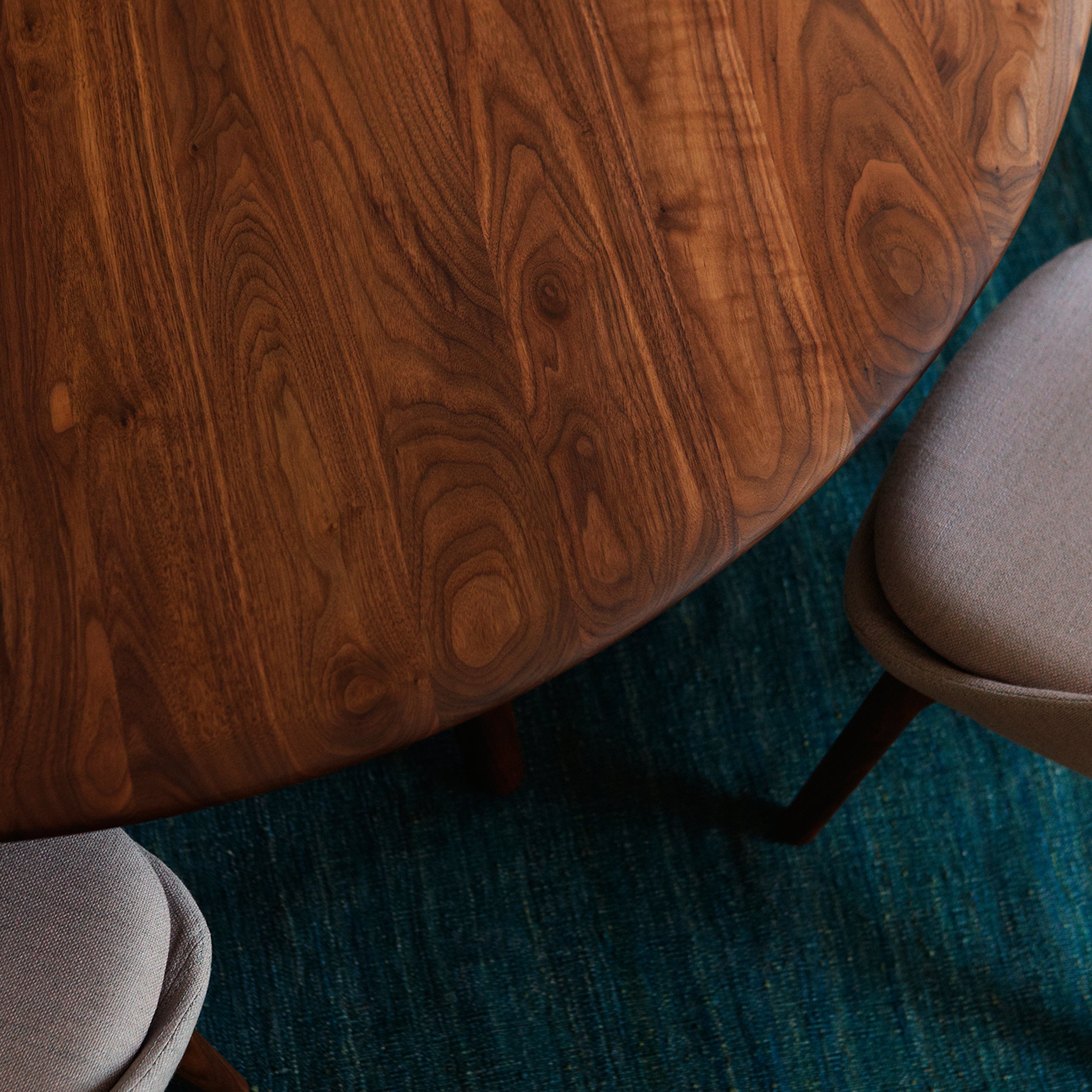 Solo Round Dining Table