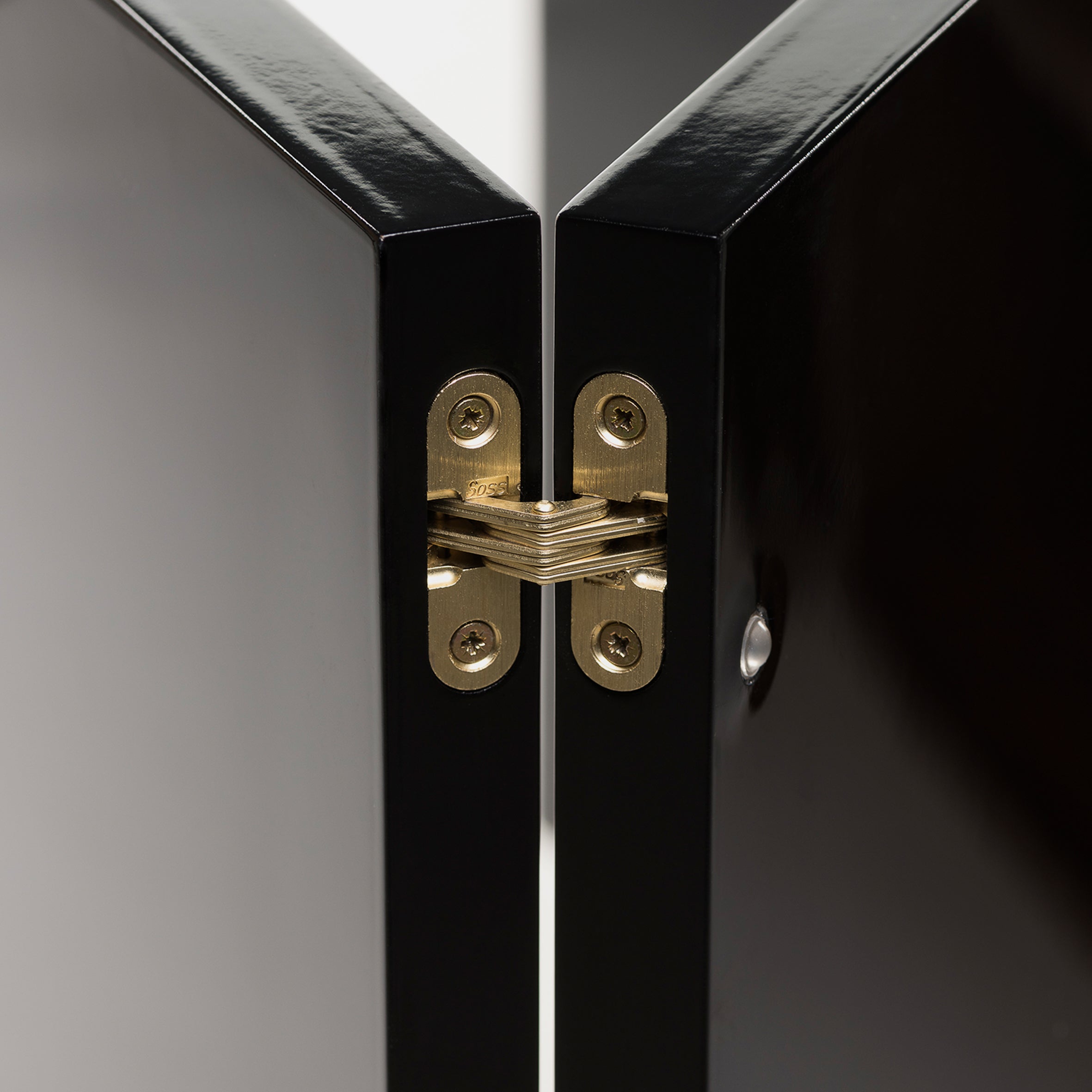 Trunk Cabinet - Low