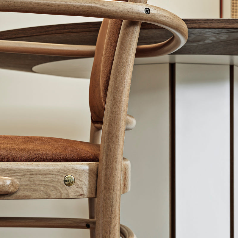 N. 811 Armchair