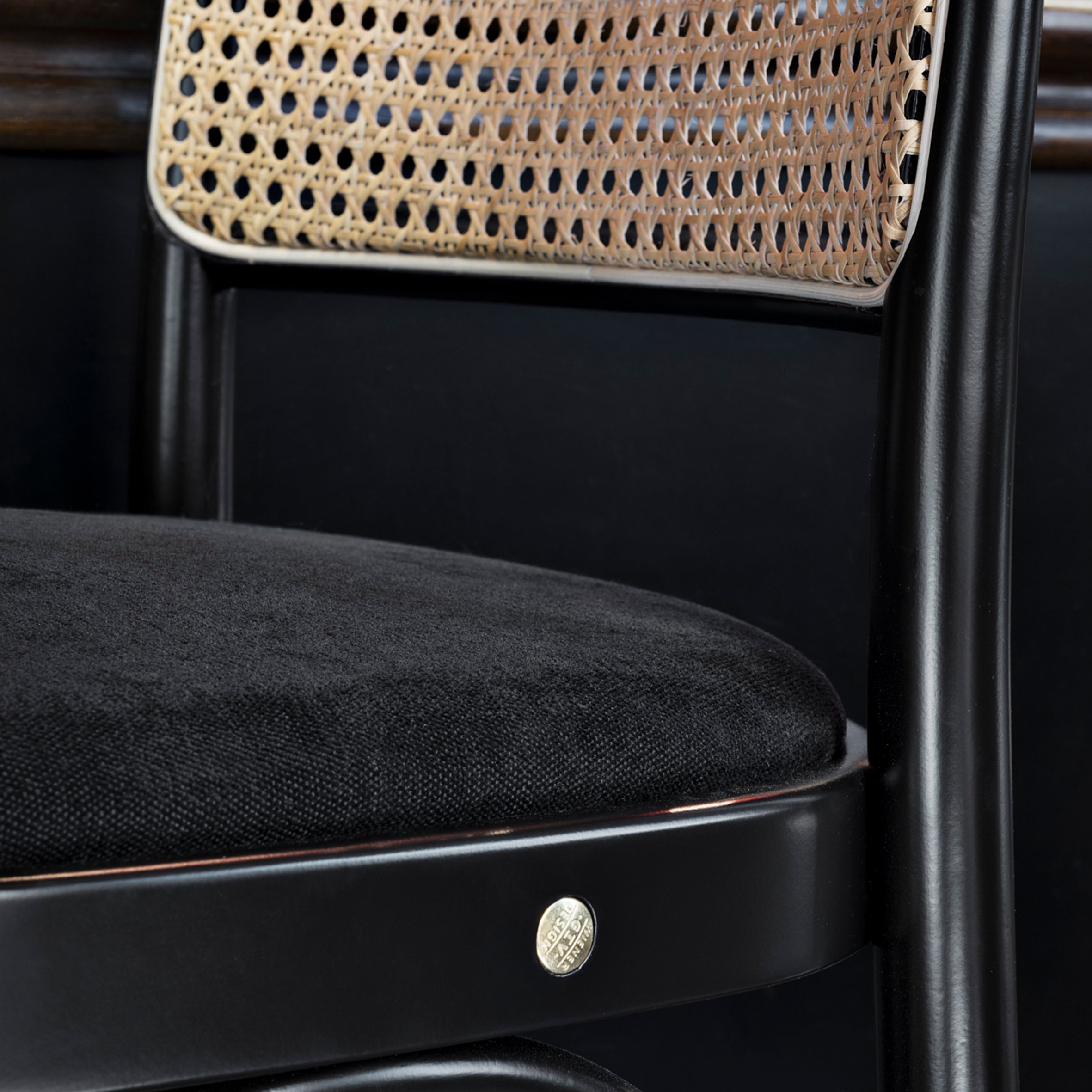 N. 811 Bar Stool