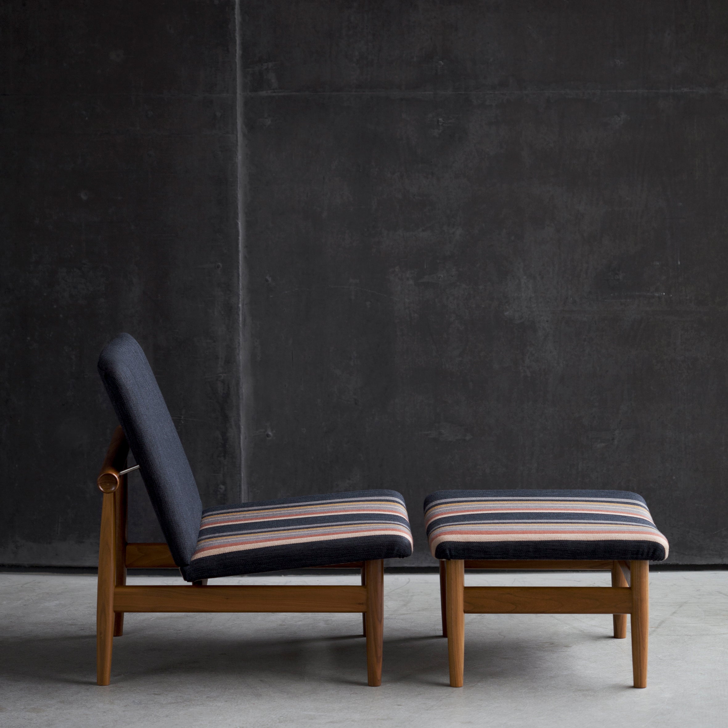 Japan Lounge Chair
