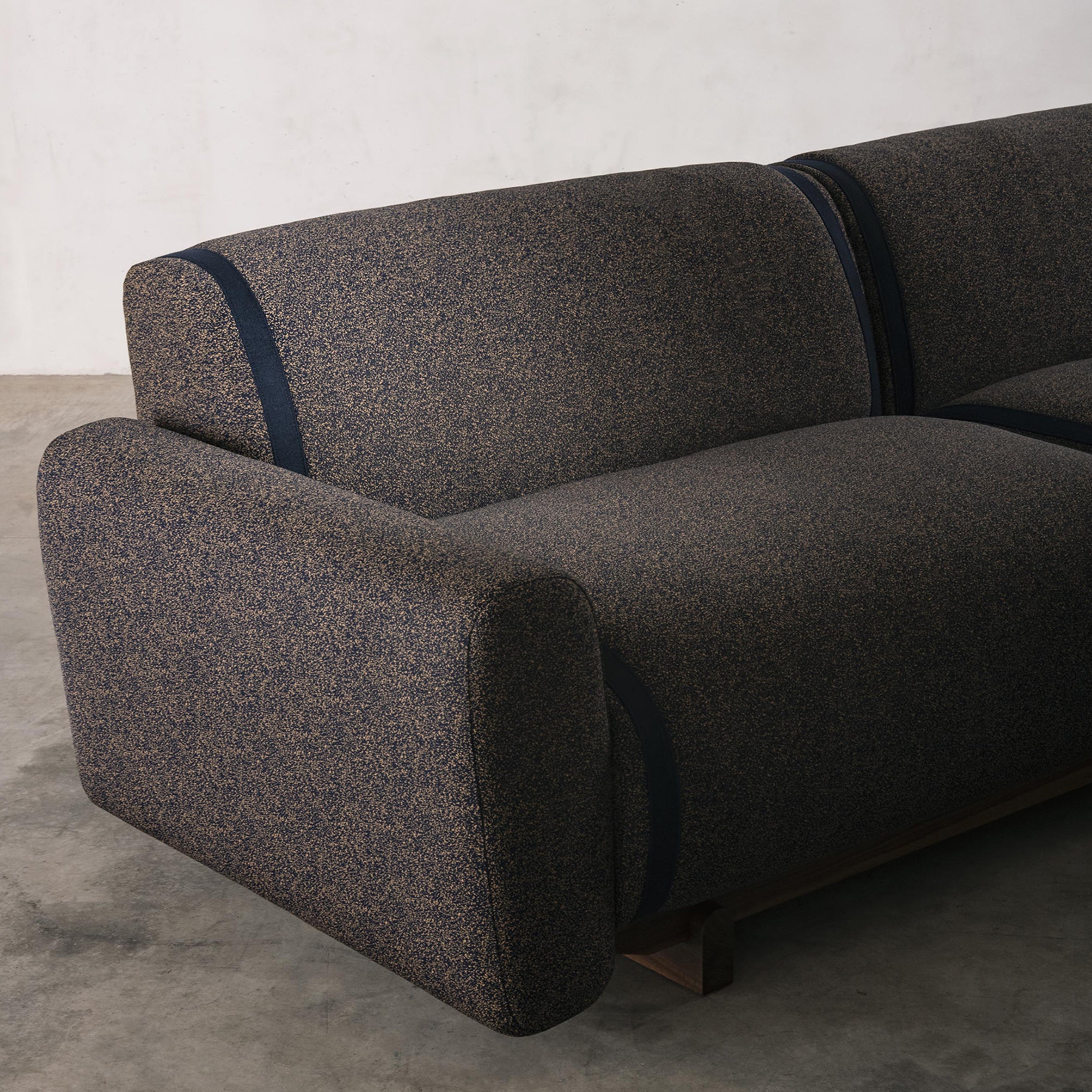 Pola Sofa