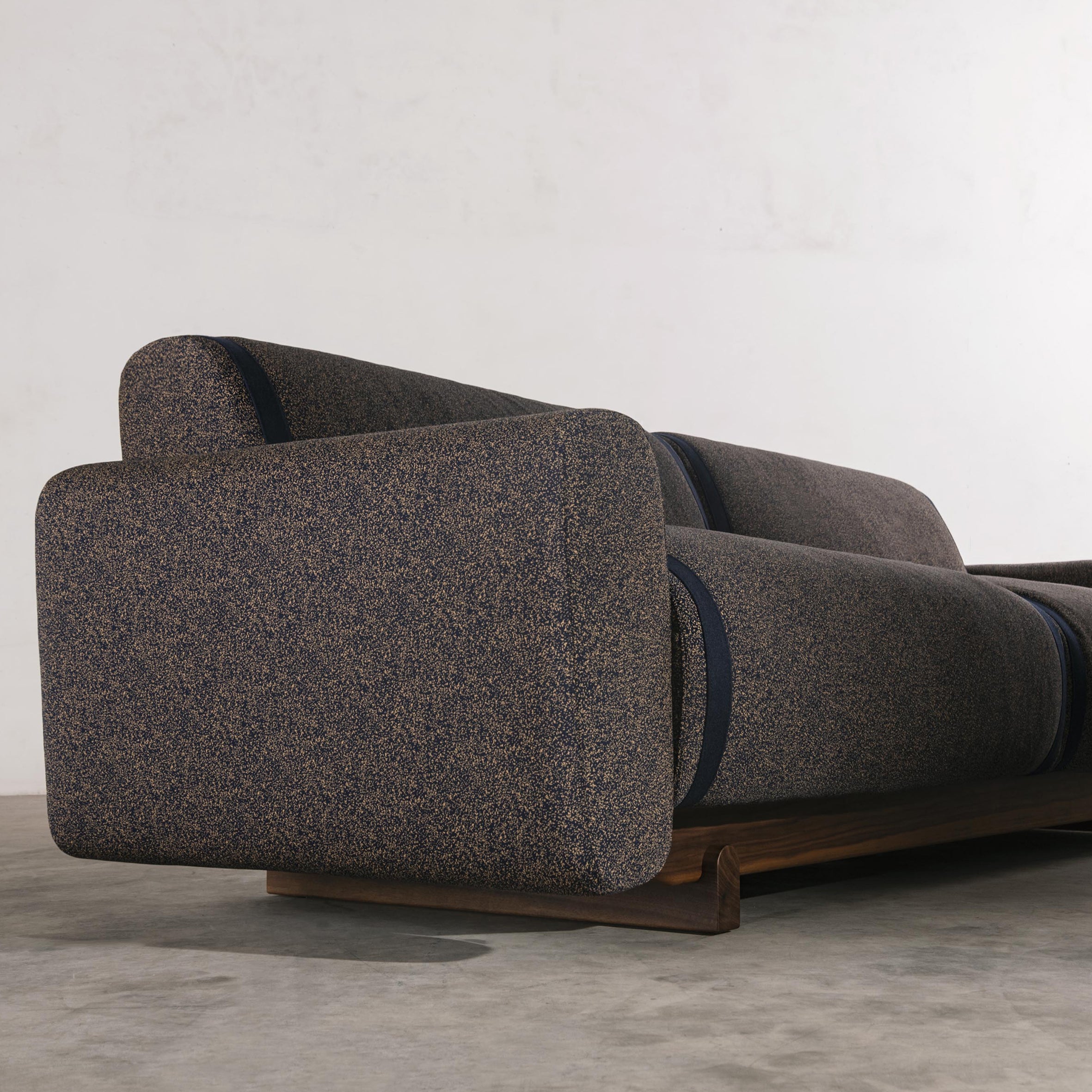 Pola Sofa