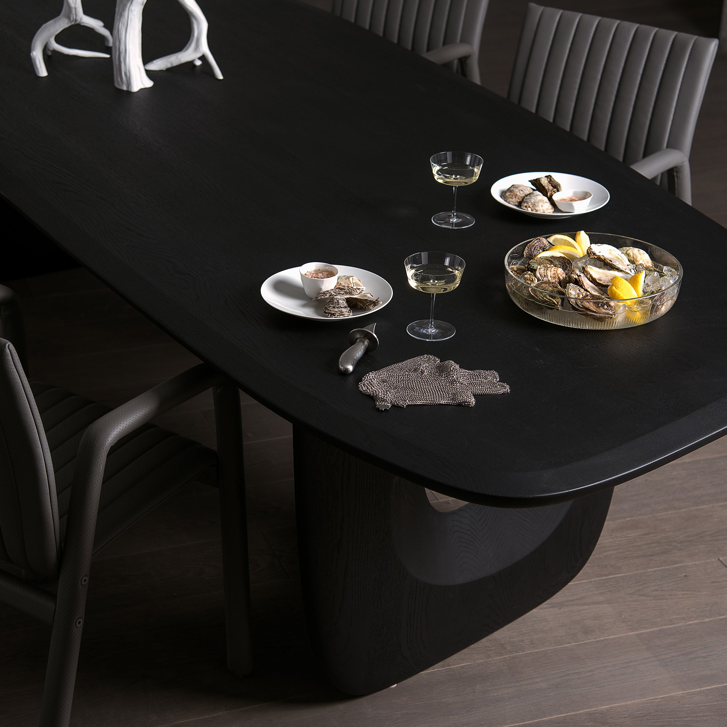 Savignyplatz Dining Table