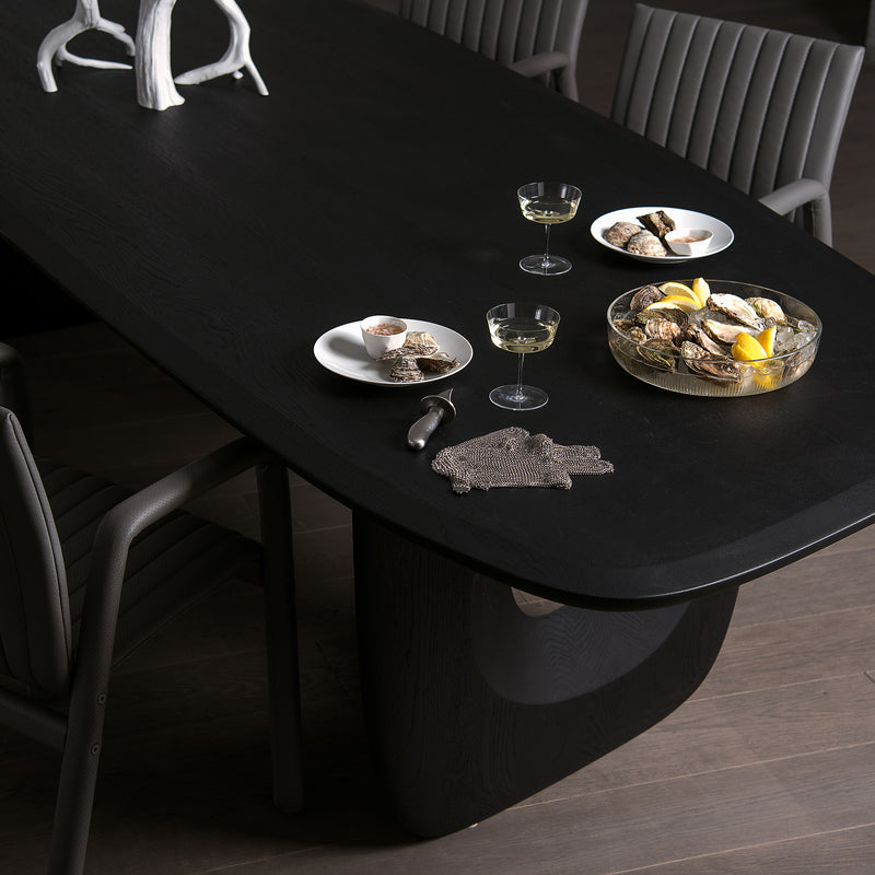 Savignyplatz Dining Table