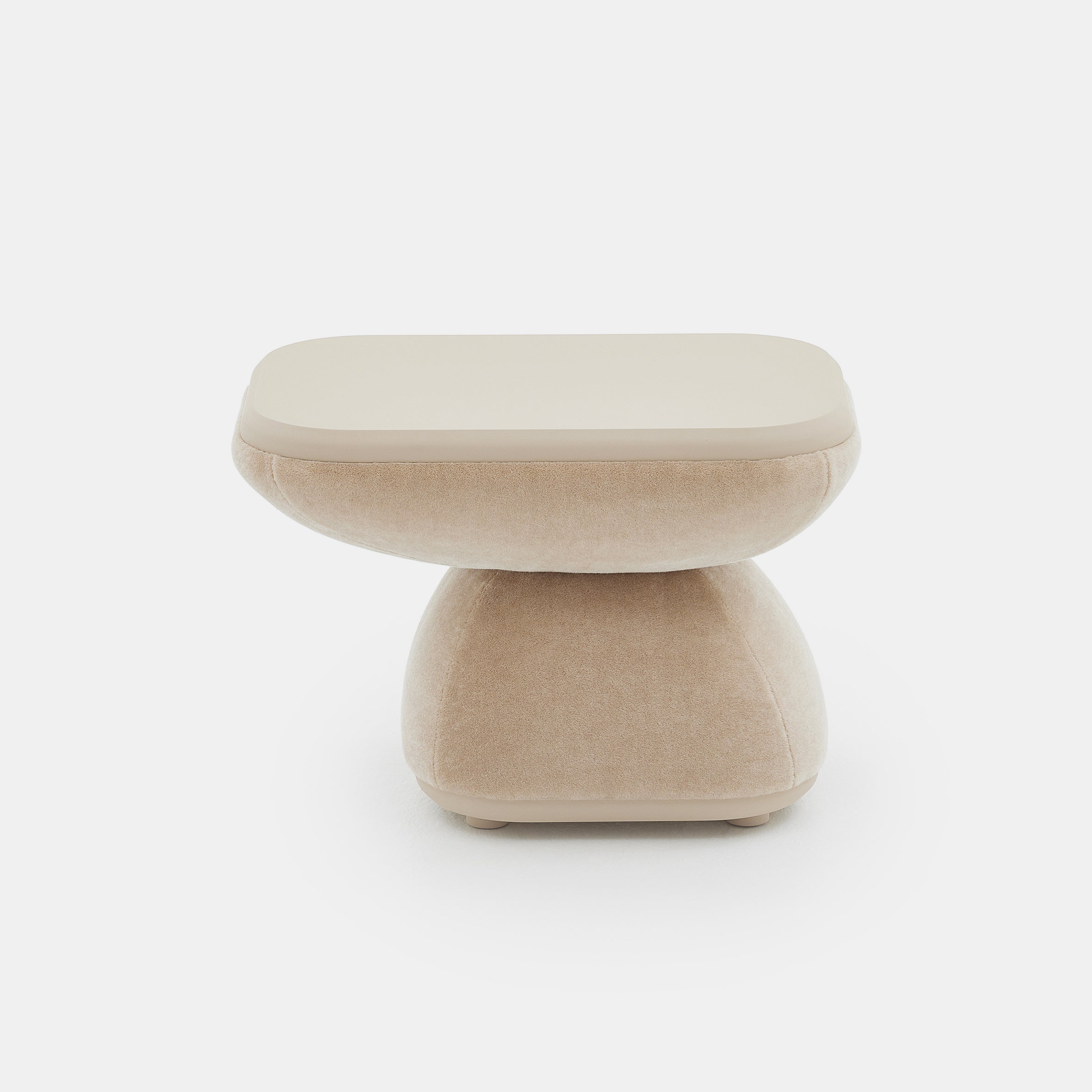 Kiss Pedestal Table