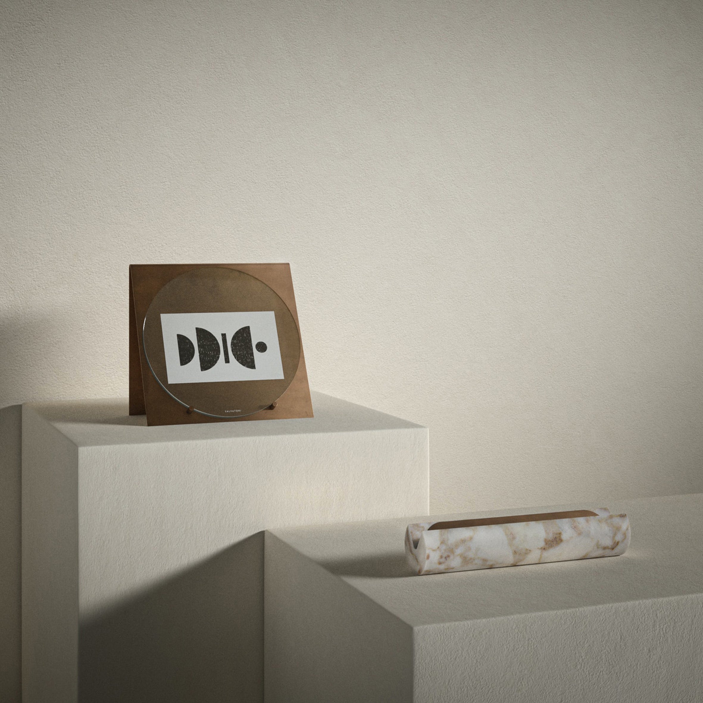 Balancing Photo Frame