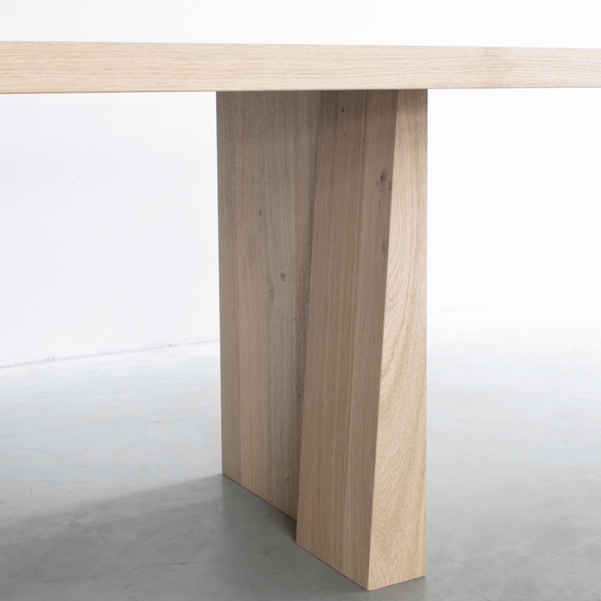 Eli Dining Table