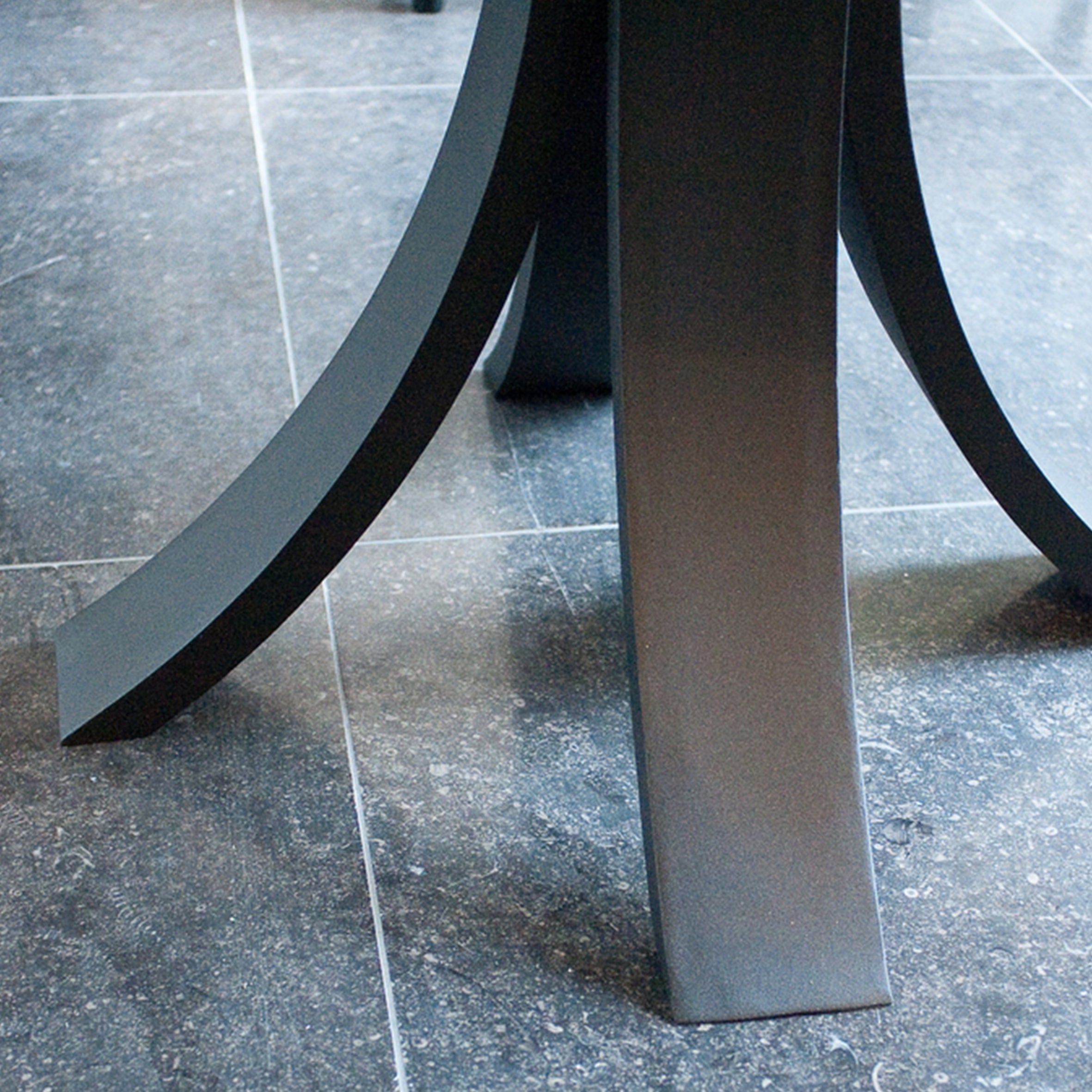 Kops Slim Round Dining Table