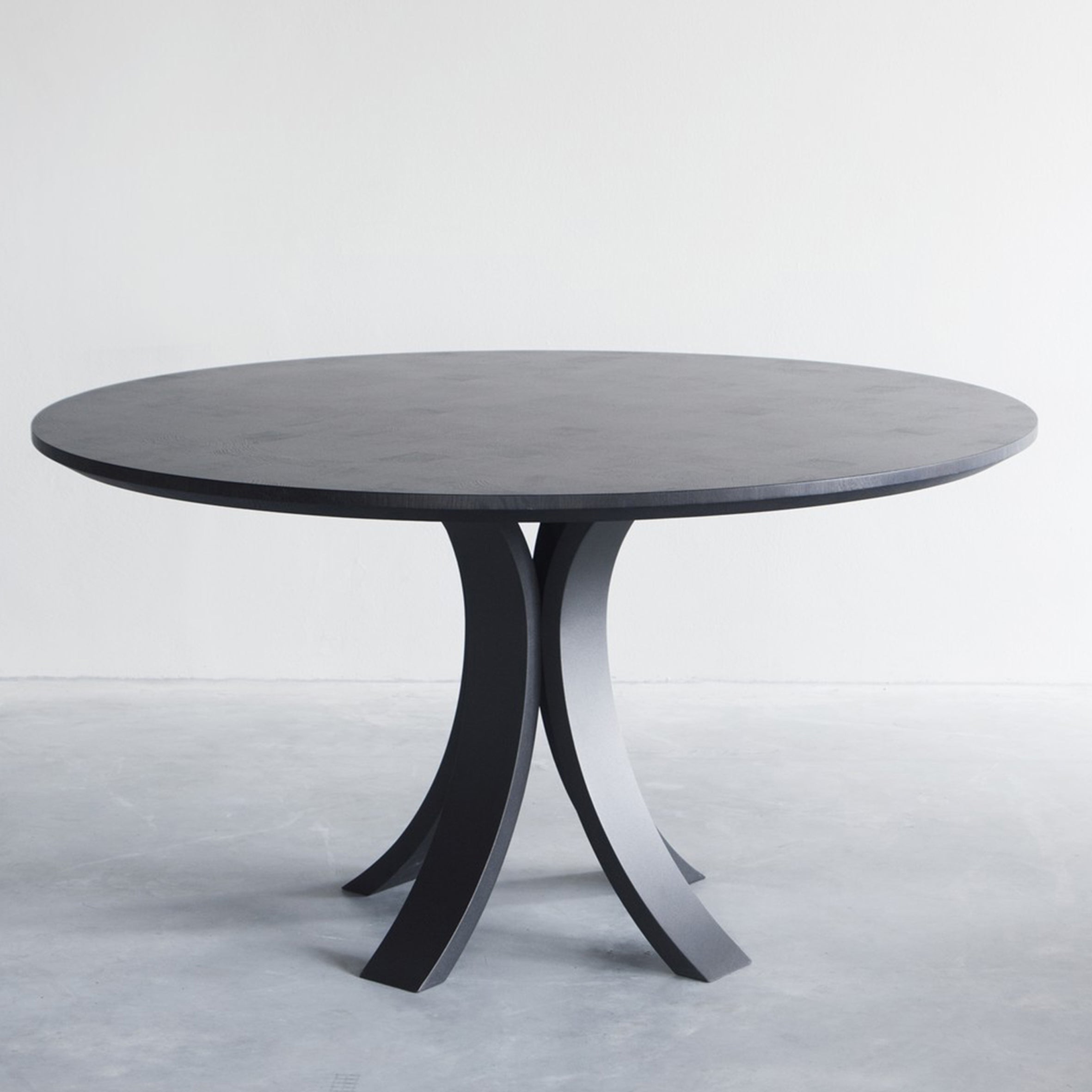 Kops Slim Round Dining Table