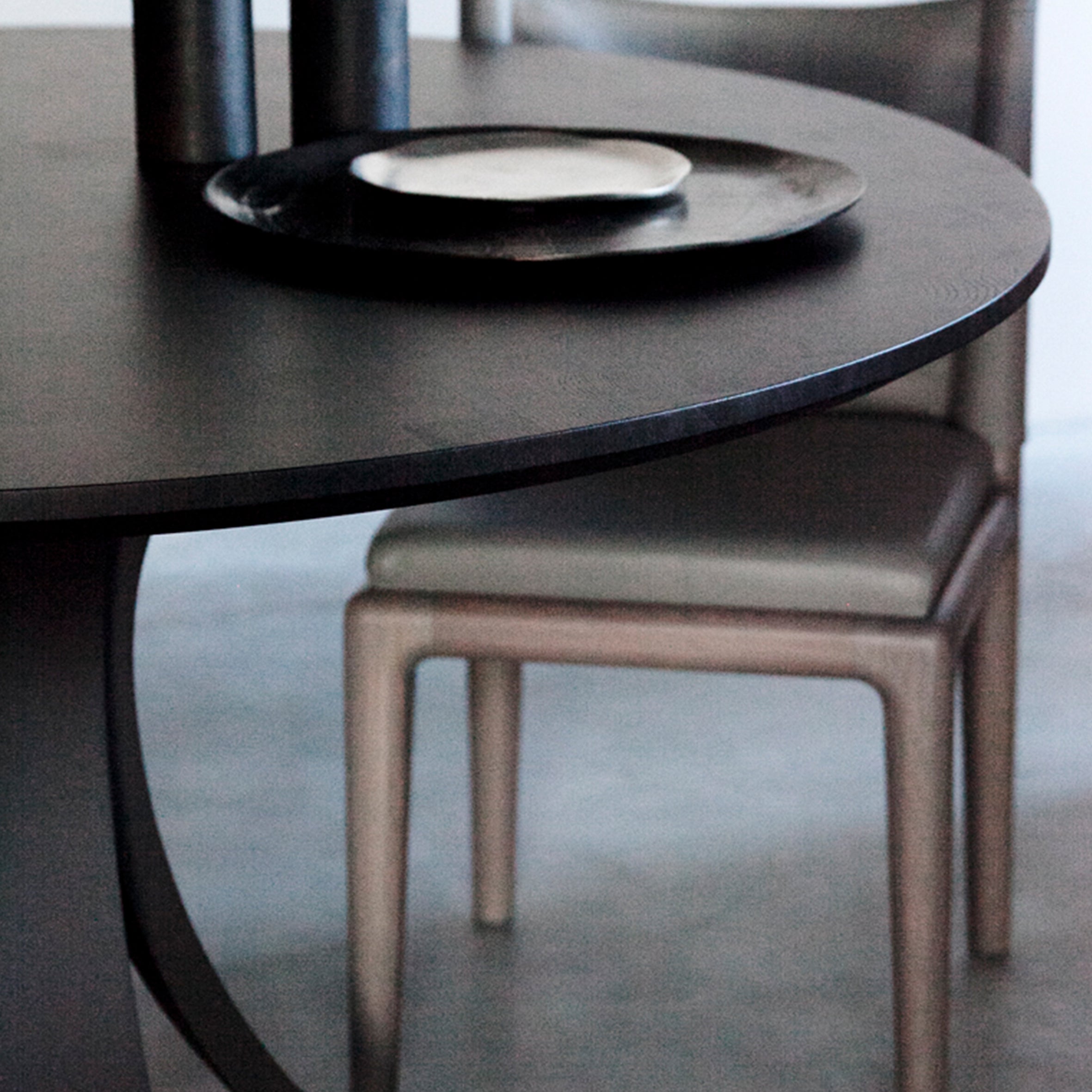 Kops Slim Round Dining Table