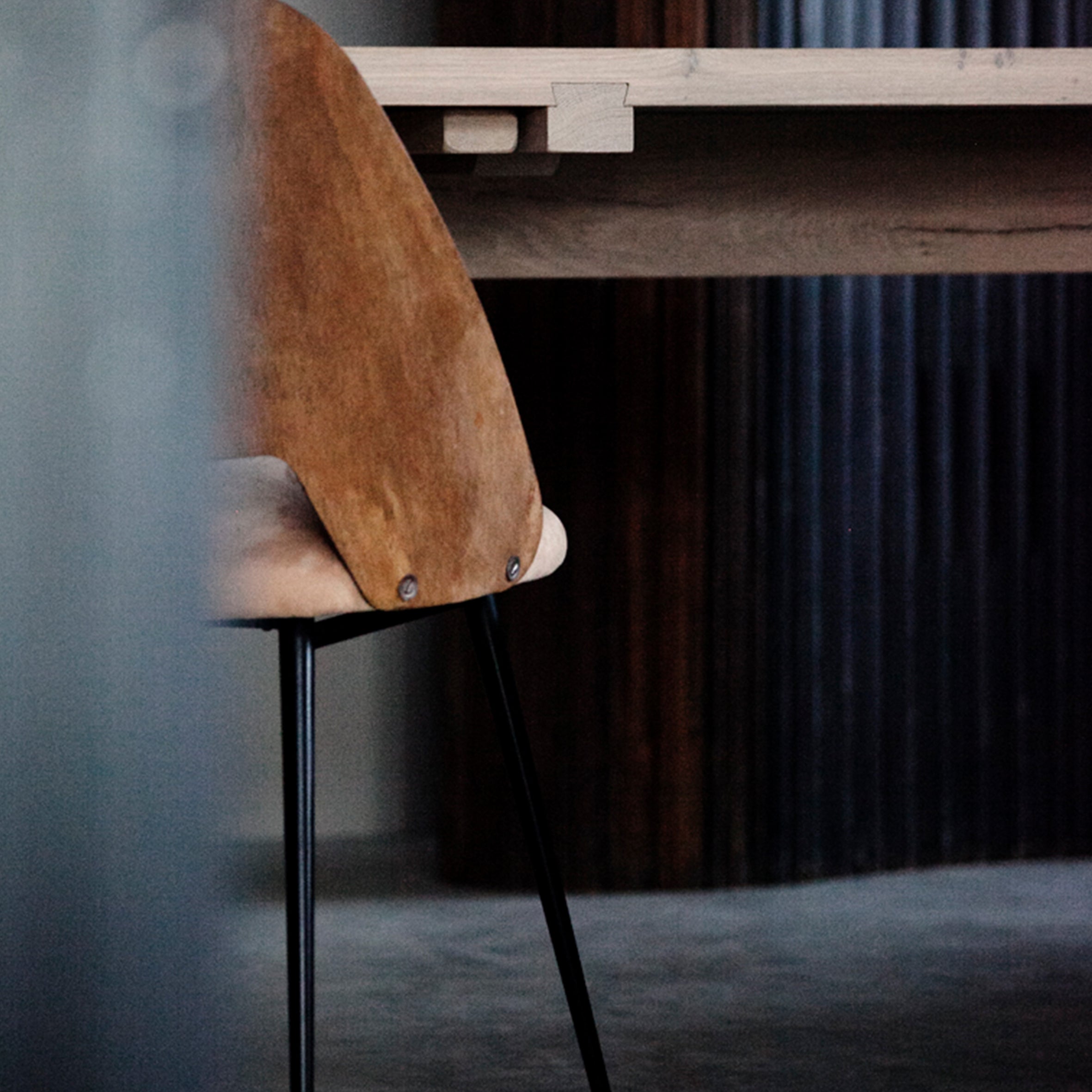 Lens Dining Table