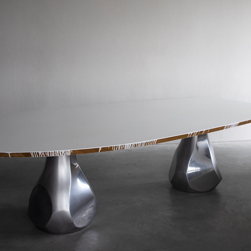 Pukalu Dining Table