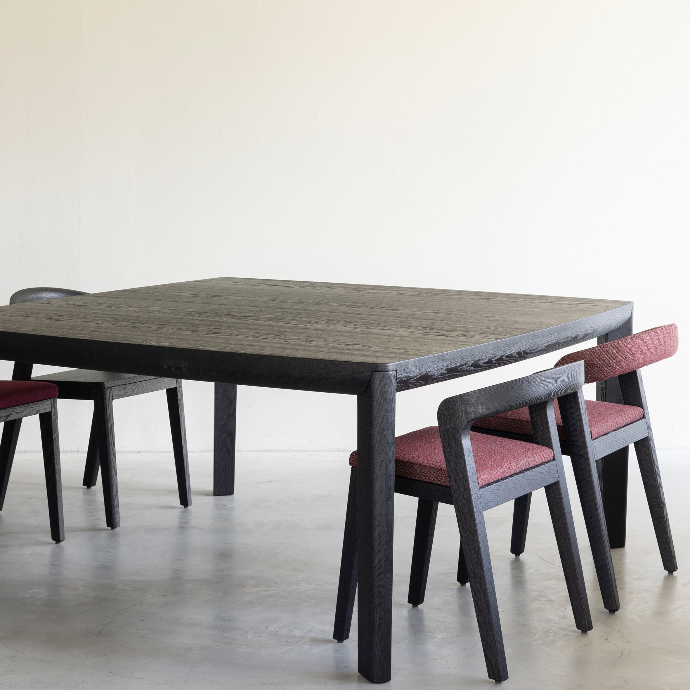 Symbiosis Dining Table | Van Rossum | Monologuelondon.com – Monologue ...
